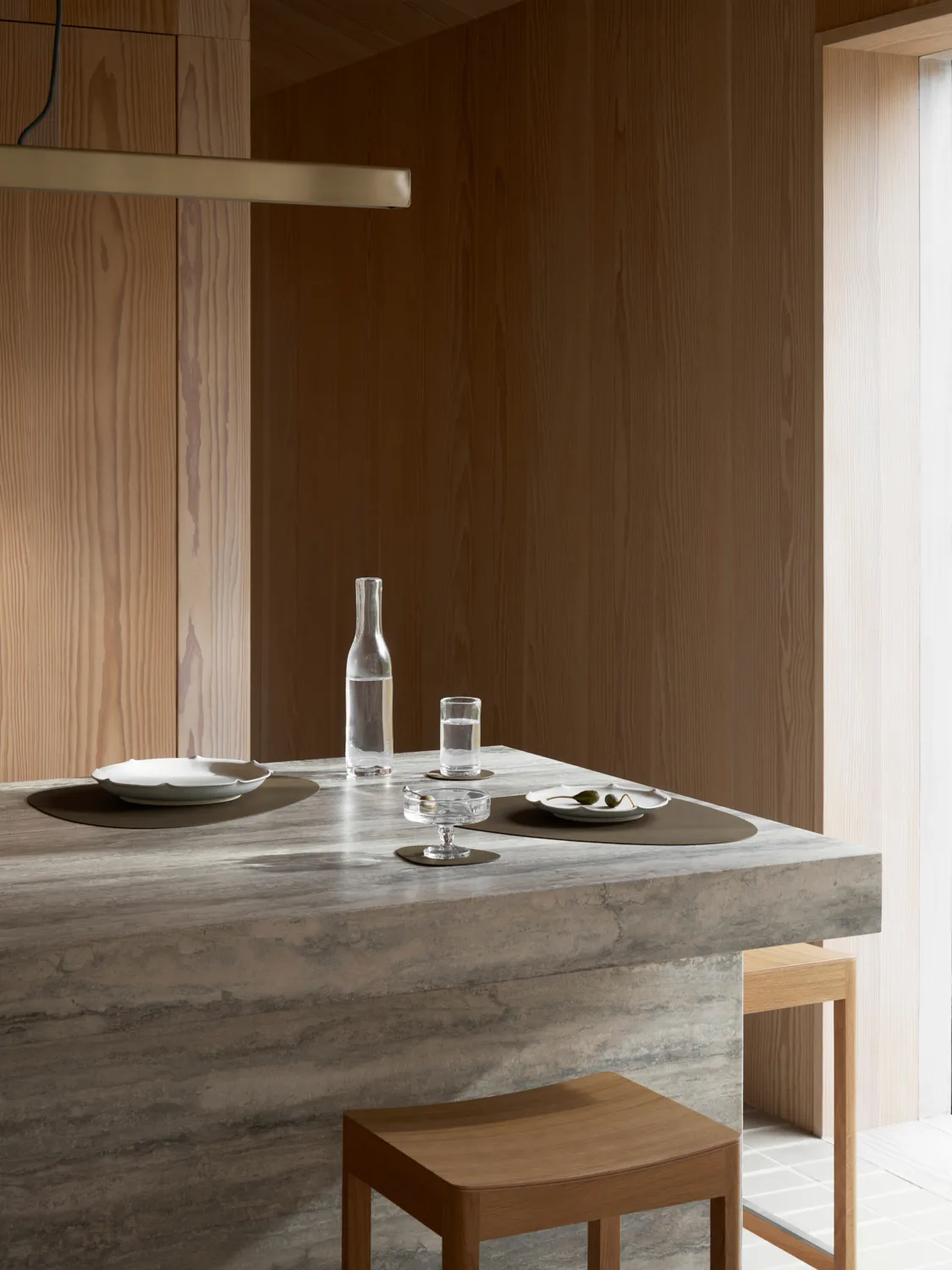 코듀로이 곡선형 테이블매트 L, Caviar LIND DNA | 린드 DNA