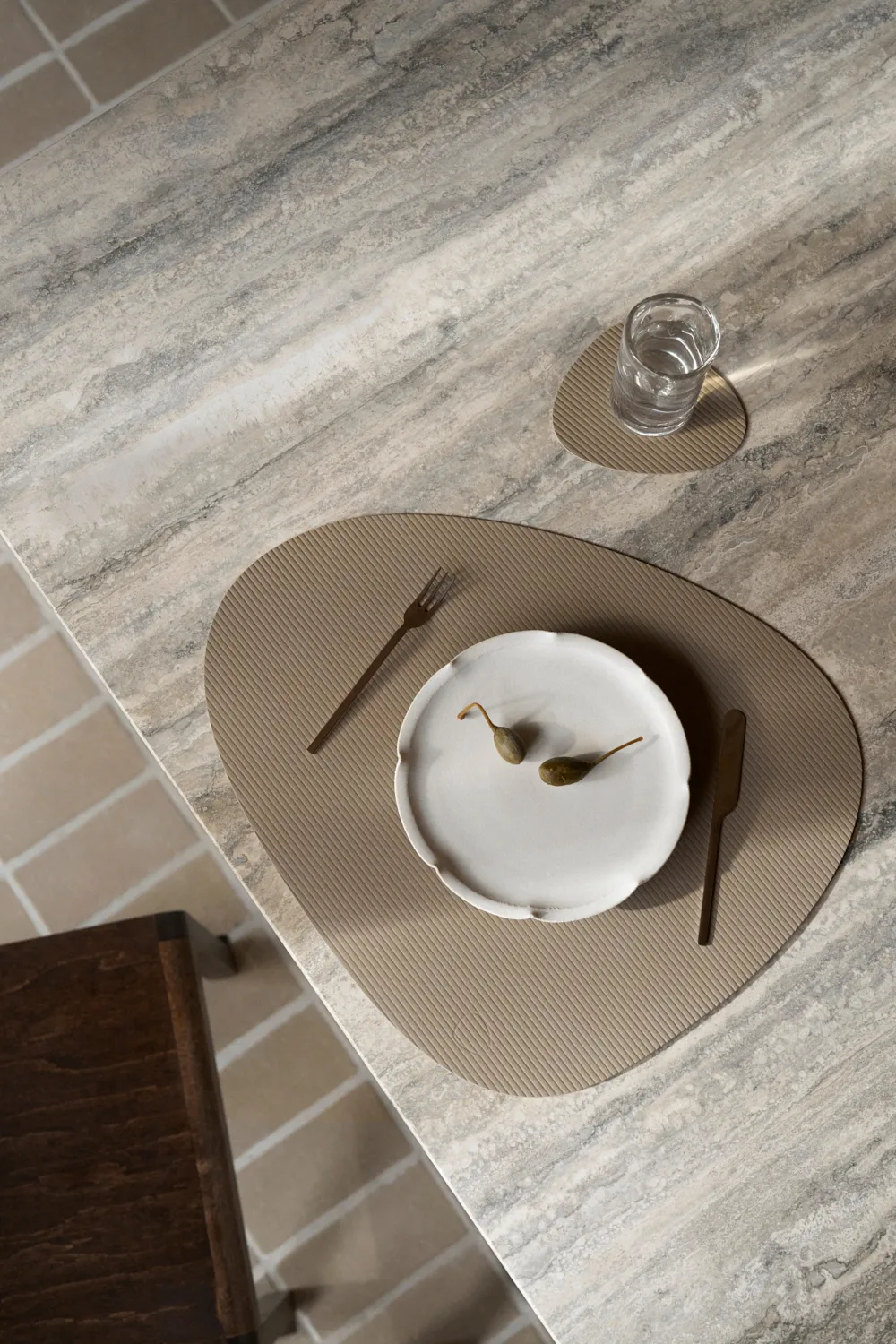 코듀로이 곡선형 테이블매트 L, Clay Brown LIND DNA | 린드 DNA