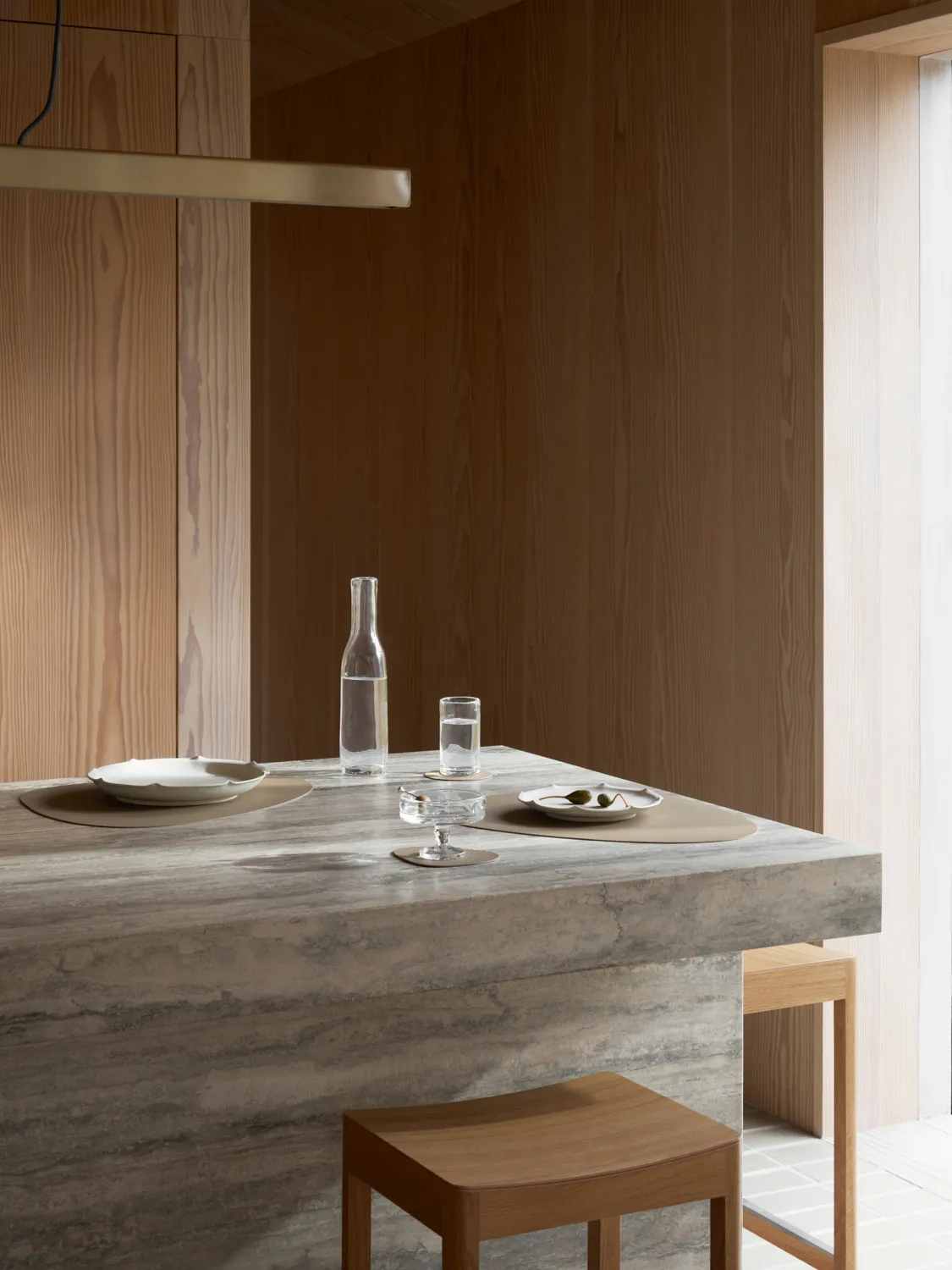 코듀로이 곡선형 테이블매트 L, Clay Brown LIND DNA | 린드 DNA