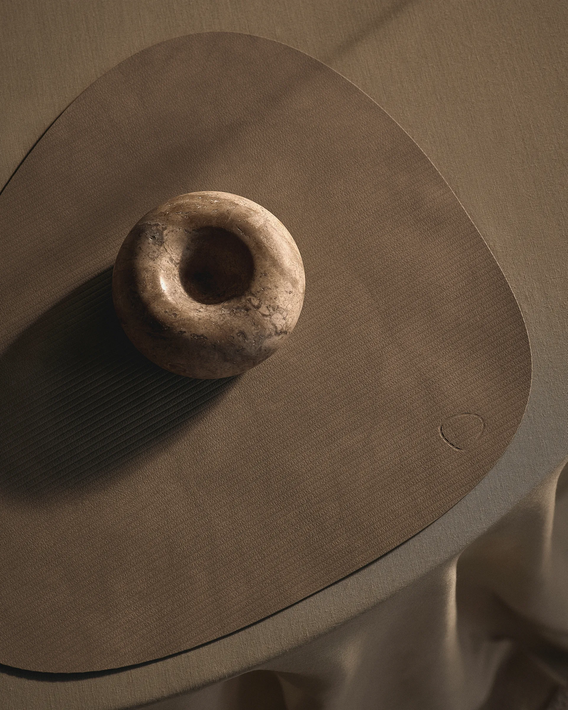 코듀로이 곡선형 테이블매트 L, Nomad Grey LIND DNA | 린드 DNA