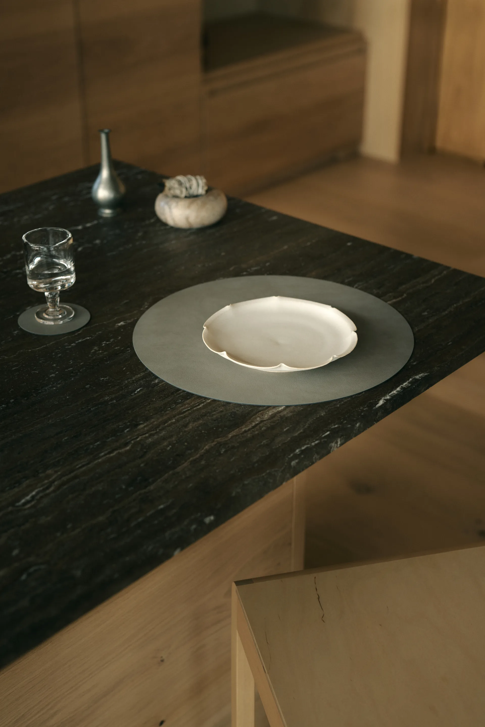 누포 테이블매트, Light grey, circle, L LIND DNA | 린드 DNA