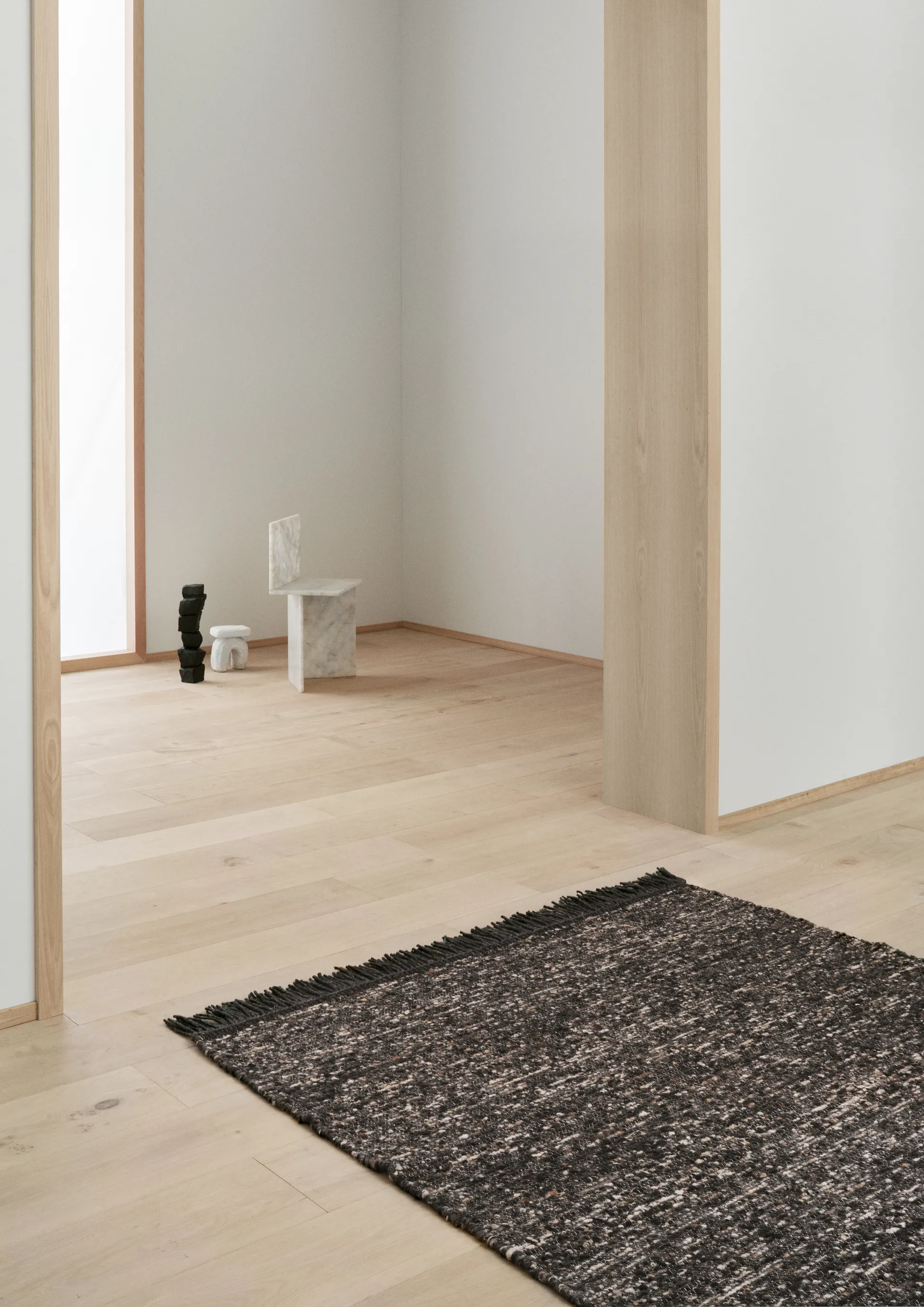 발디 러그 170x240 cm, Charcoal Linie Design | 리니디자인