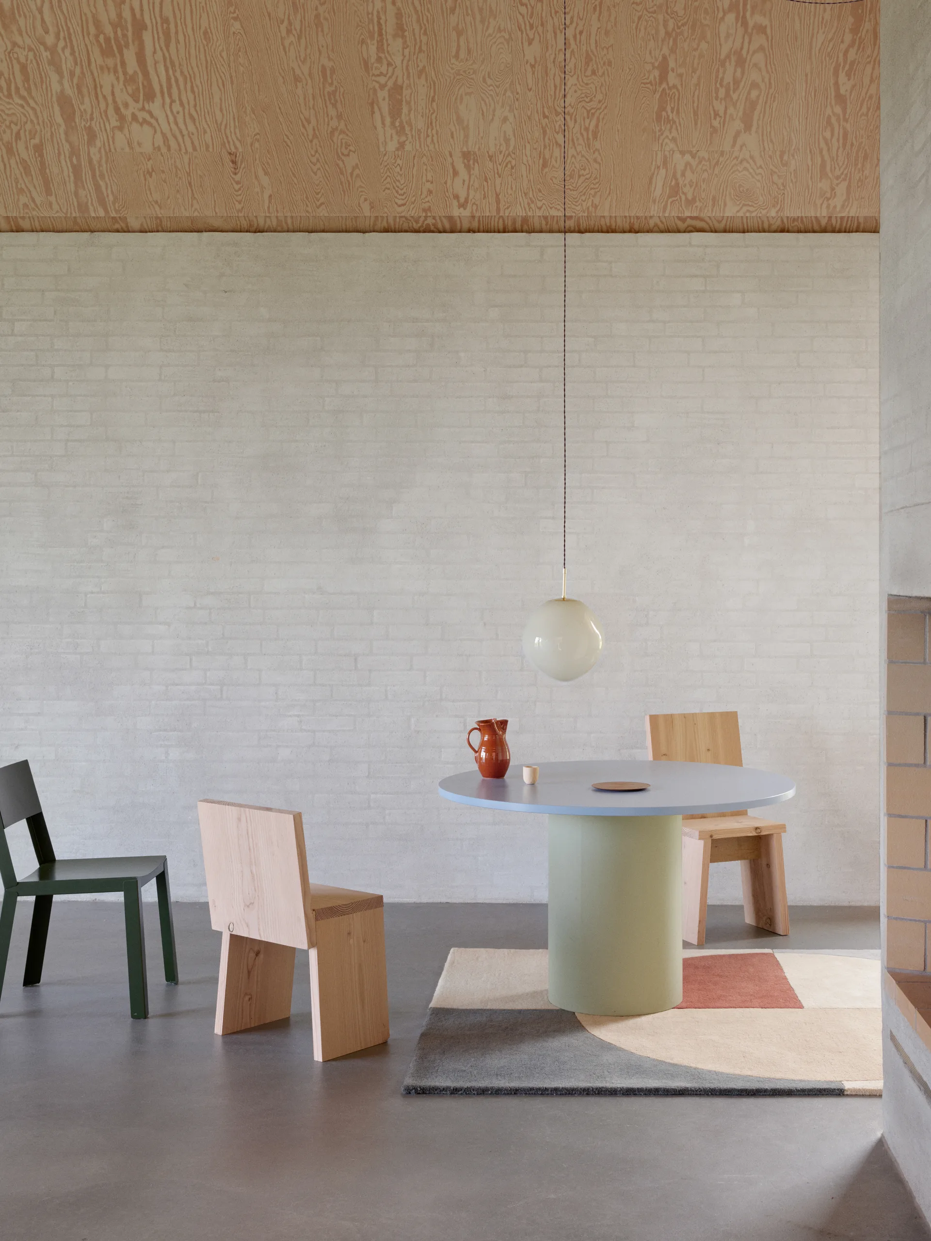 Radiality 울 러그, Ruby. 170x240 cm Linie Design | 리니디자인