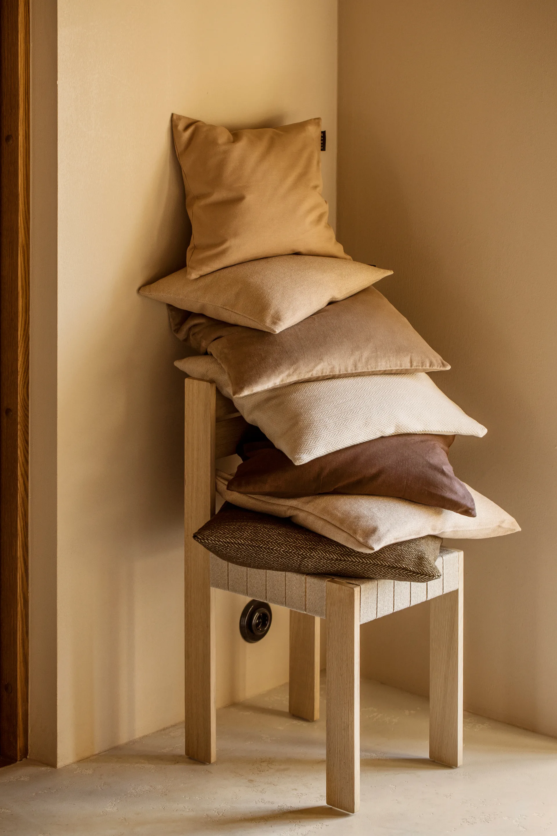 Shepard 쿠션 커버 50x50 cm, Bleached light grey Linum | 리눔