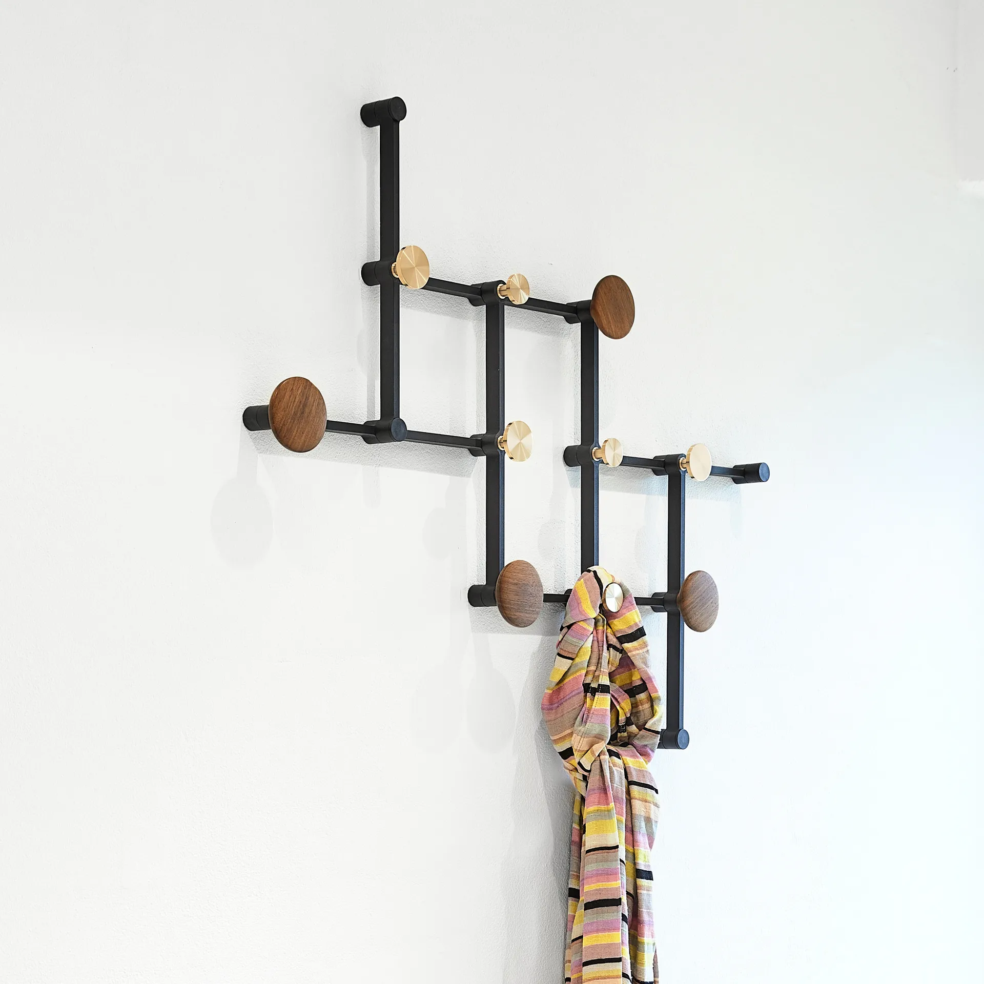 X•TEND 옷걸이, wallnut LoCa | 로카