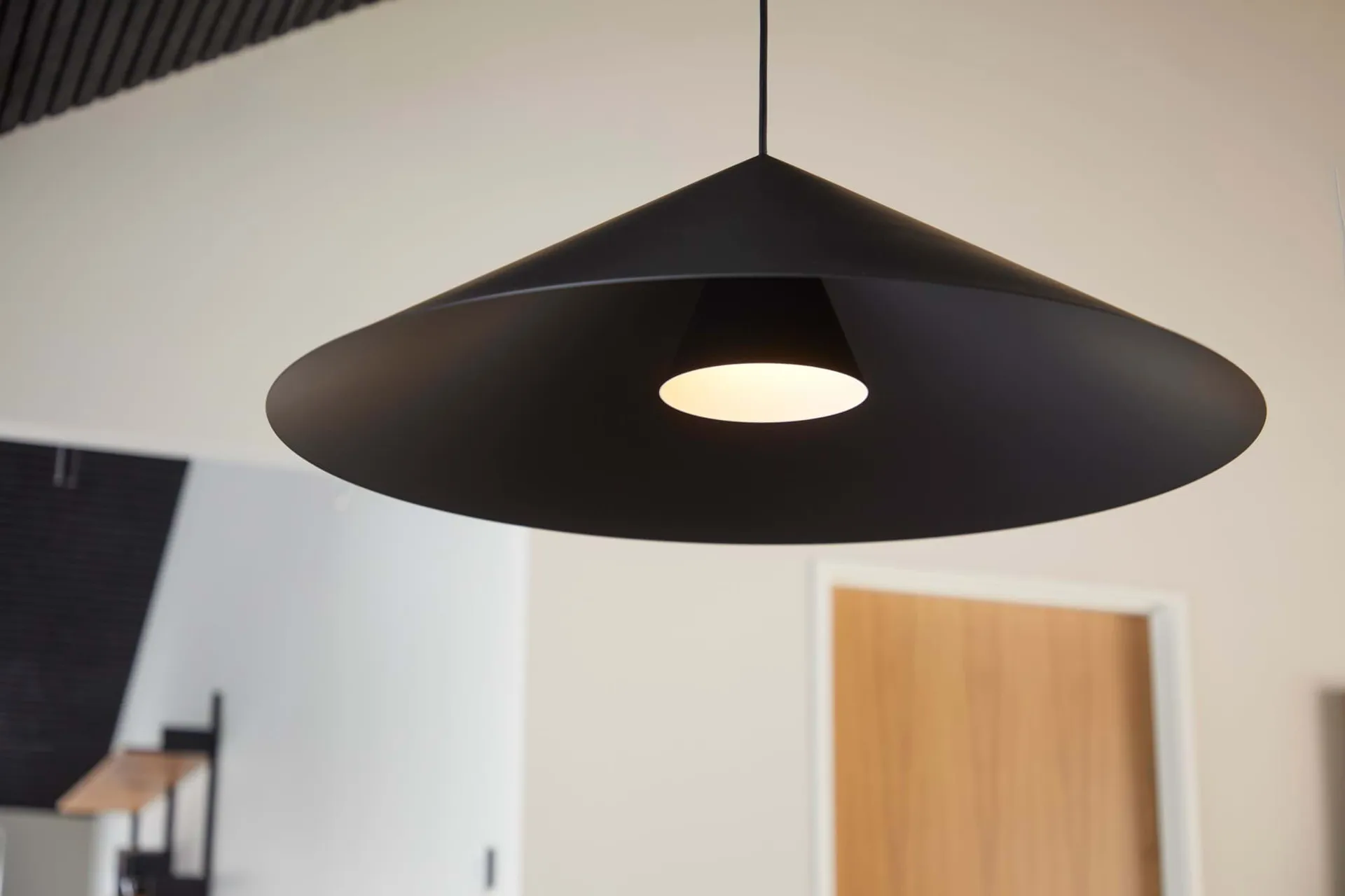 한주 펜던트 조명, Black, Ø75 cm Loom Design