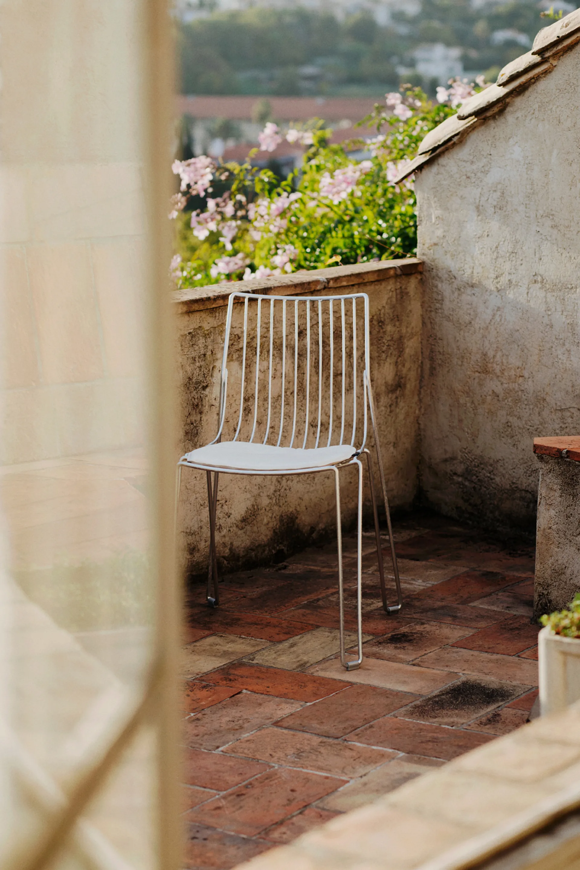 Dyna to Tio 의자, Natural Massproductions | 매스프로덕션스