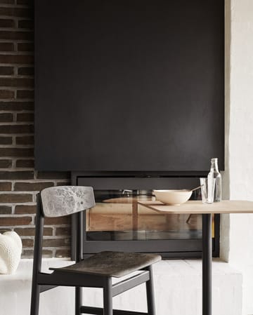 컨셔스 BM3162 의자 - Black beech-coffee waste black - Mater | 메이터