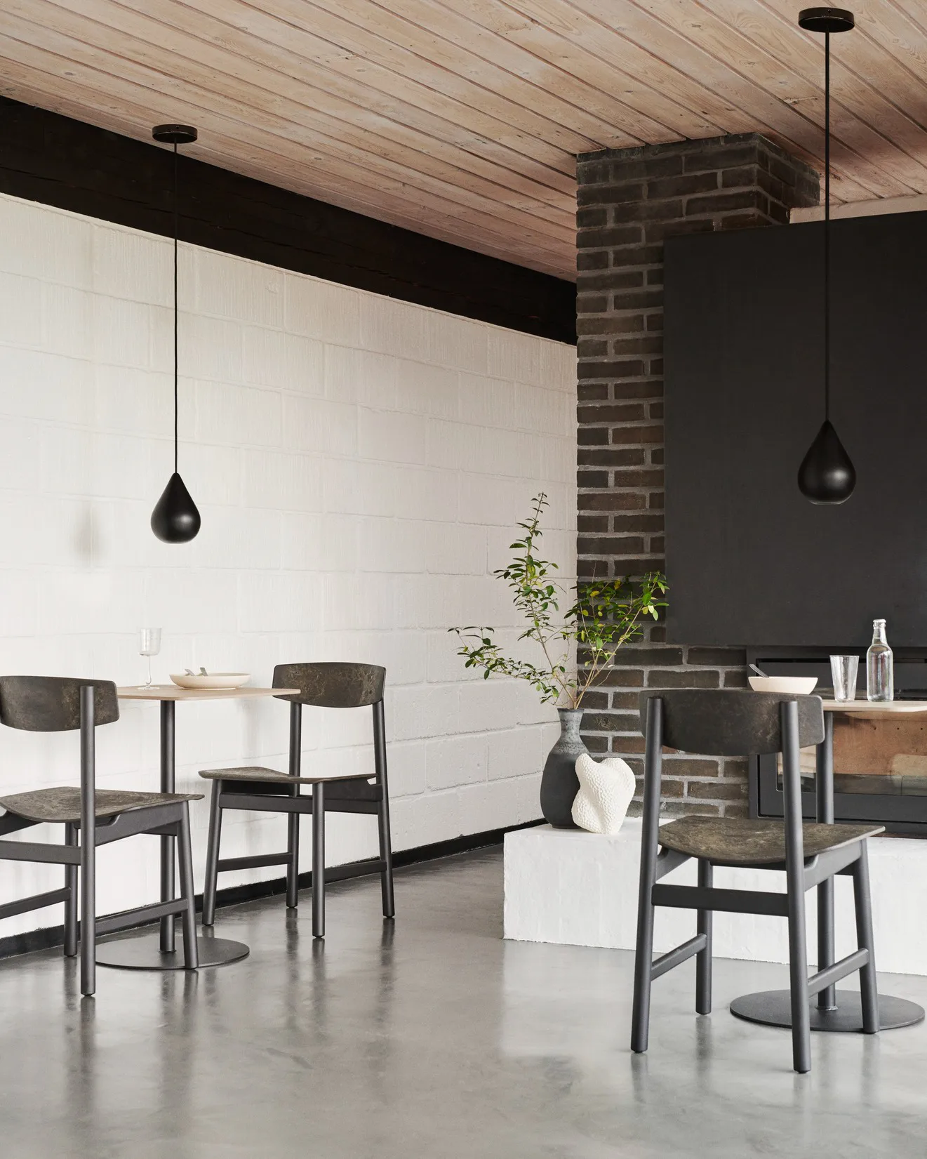 컨셔스 BM3162 의자, Black beech-coffee waste black Mater | 메이터