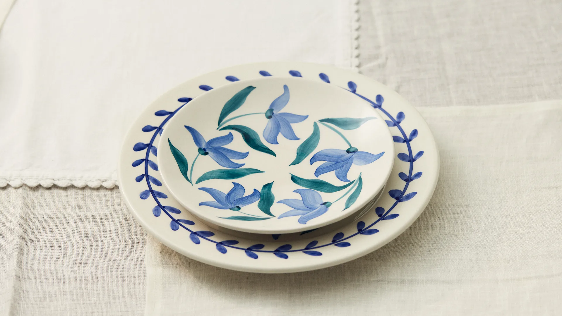 플라워 블로섬 플레이트 Ø20 cm, White Mateus | 마테우스