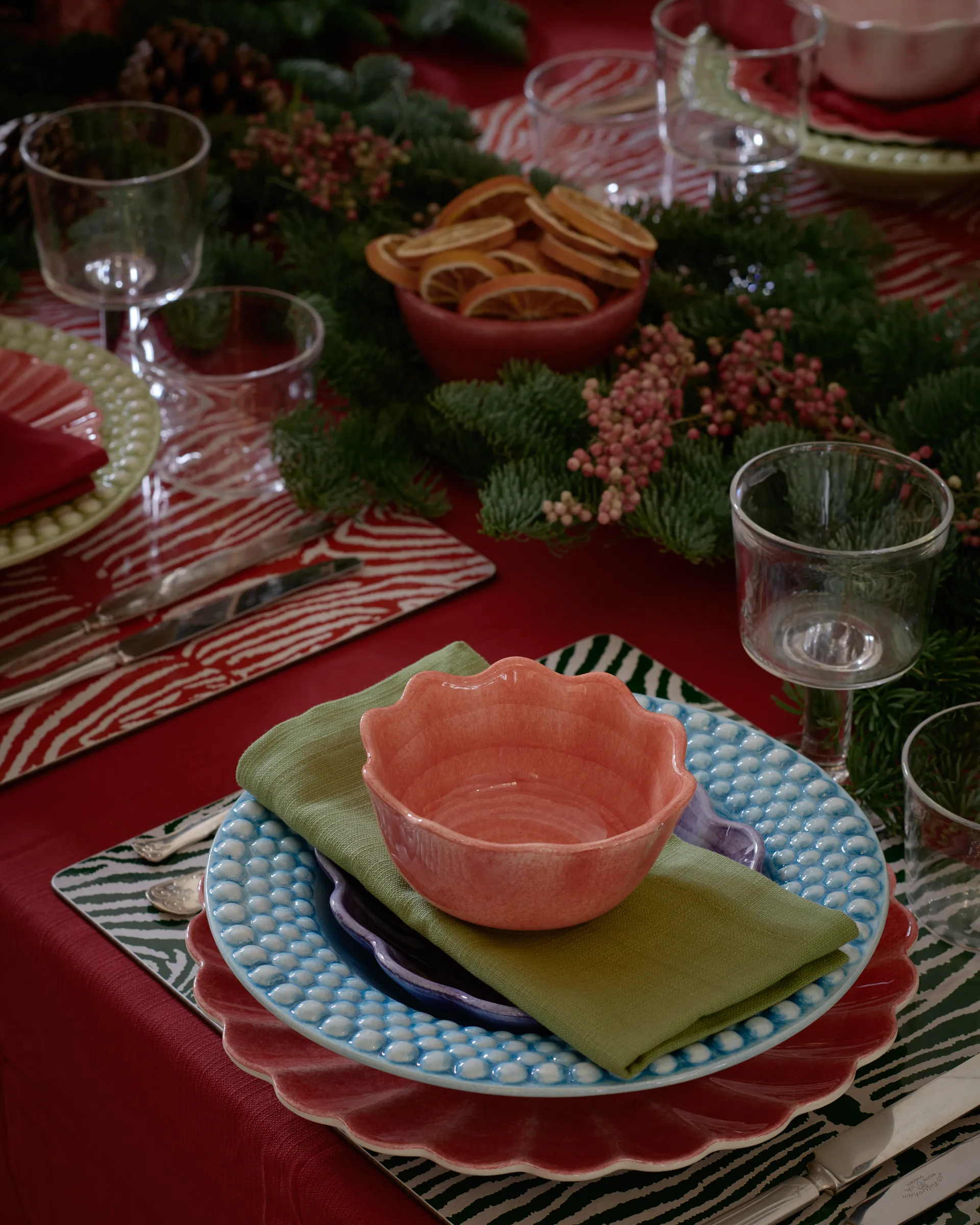 오이스터 접시 28 cm, Red-Limited Edition Mateus | 마테우스