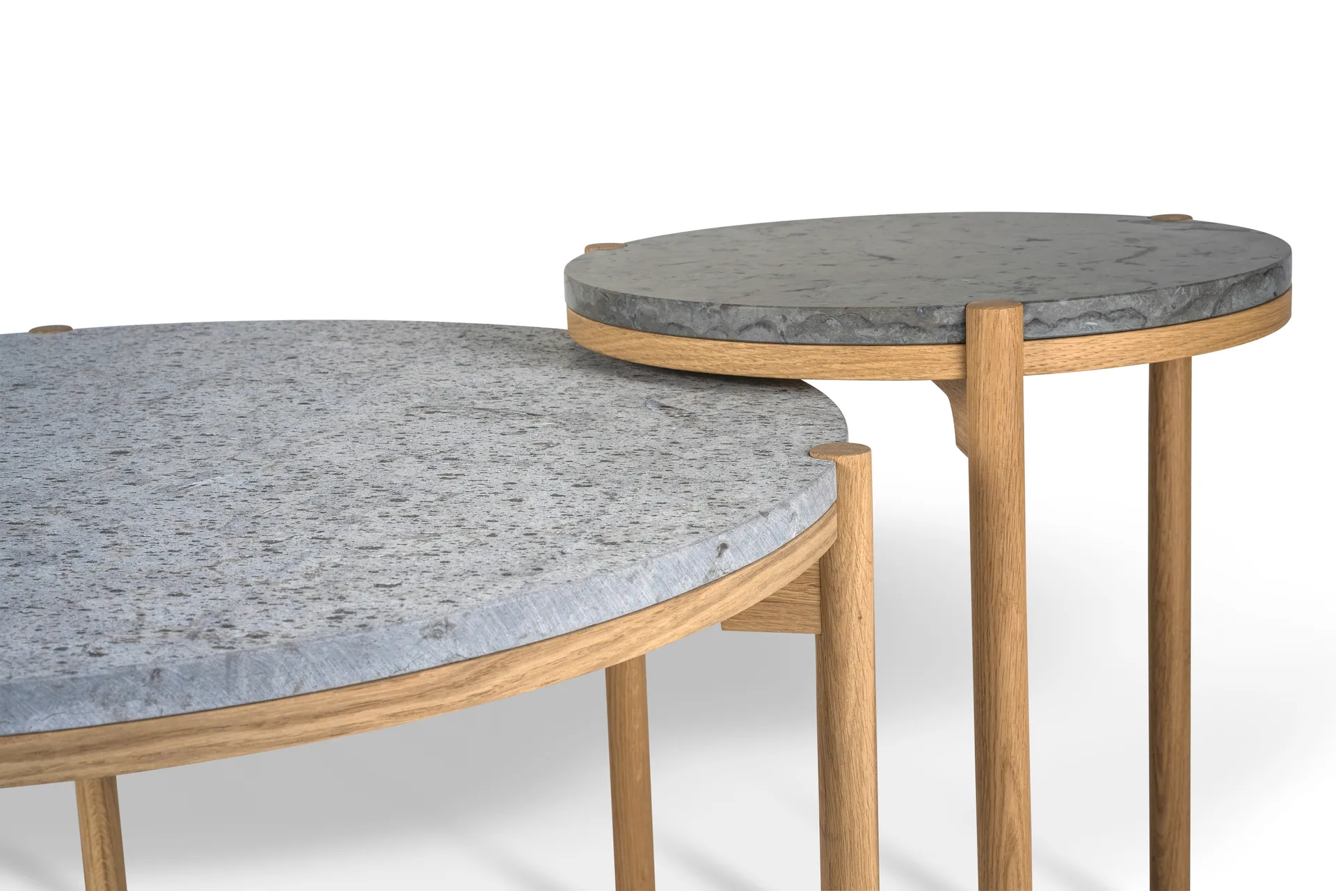 돈도 사이드 테이블 화이트 피그먼티드 오크 Ø45 cm, Honed limestone Mavis