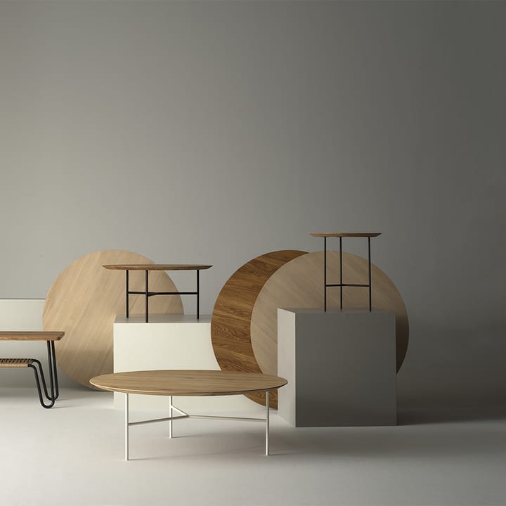 트리베카 사이드 테이블, oak lacquer, black legs, ø47 cm Mavis