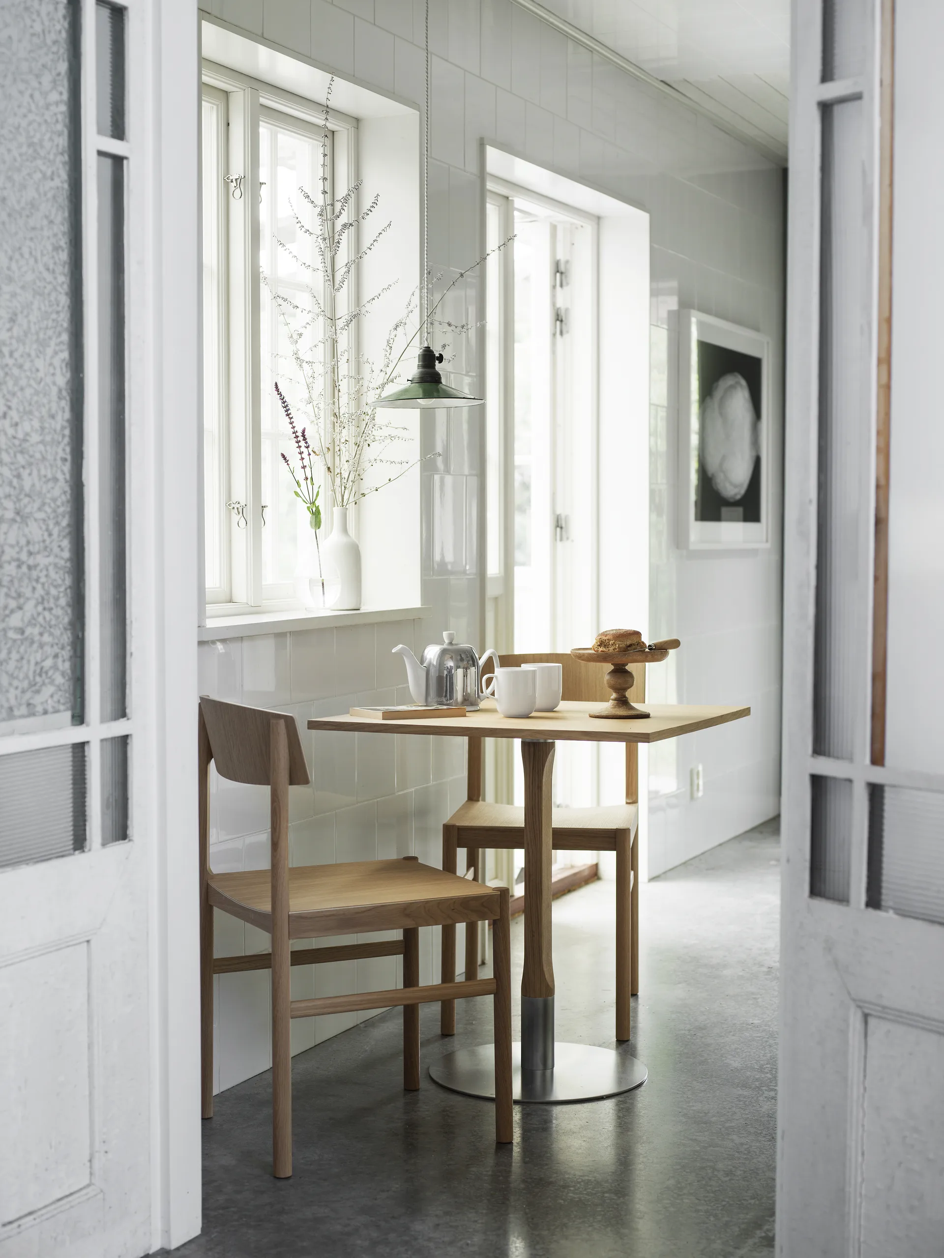 레드 체어, White pigmented matte lacquered oak Mavis