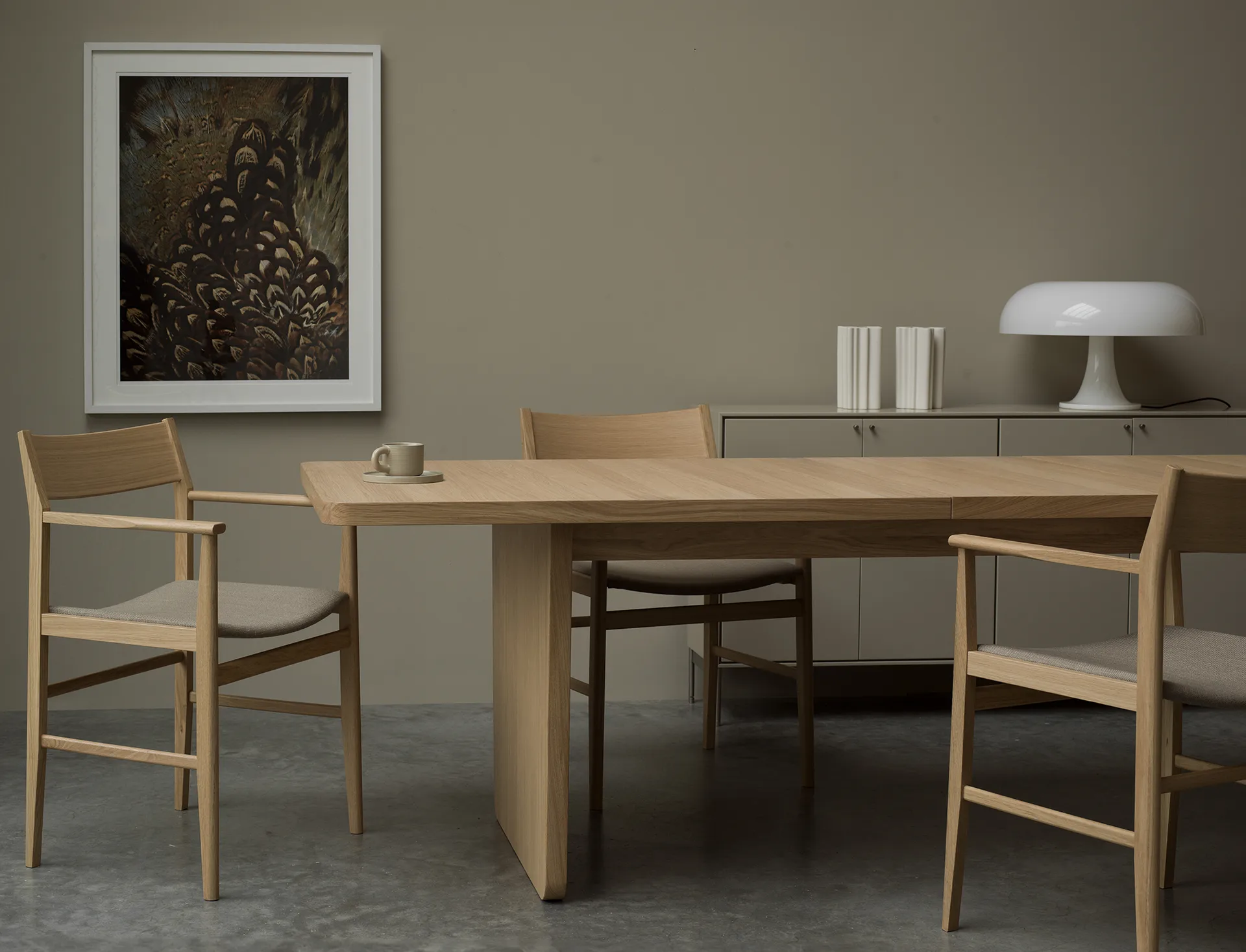 시자 암체어, White pigmented oak-linen seat Mavis