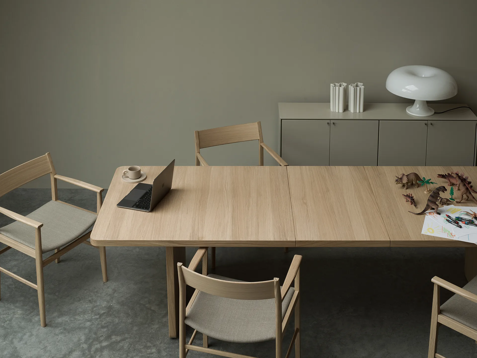 시자 암체어, White pigmented oak-linen seat Mavis