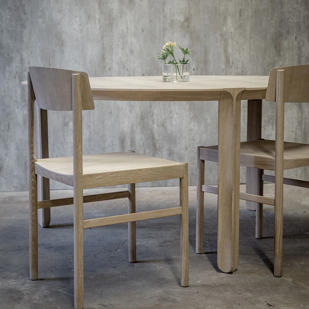 레드 체어, White waxed oak Mavis