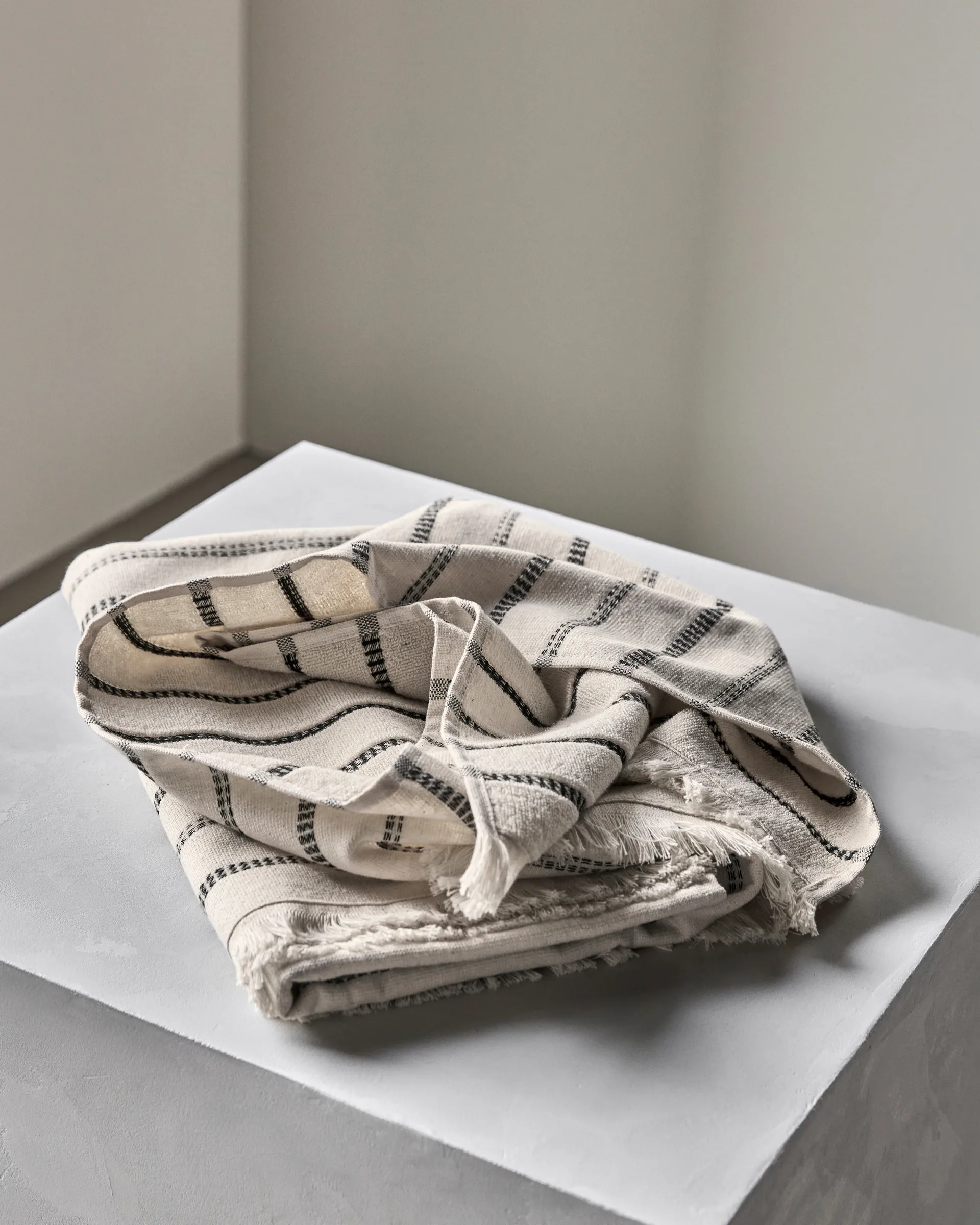 트루 배스 타월, Off-White-black, 70x140 cm Meraki | 메라키