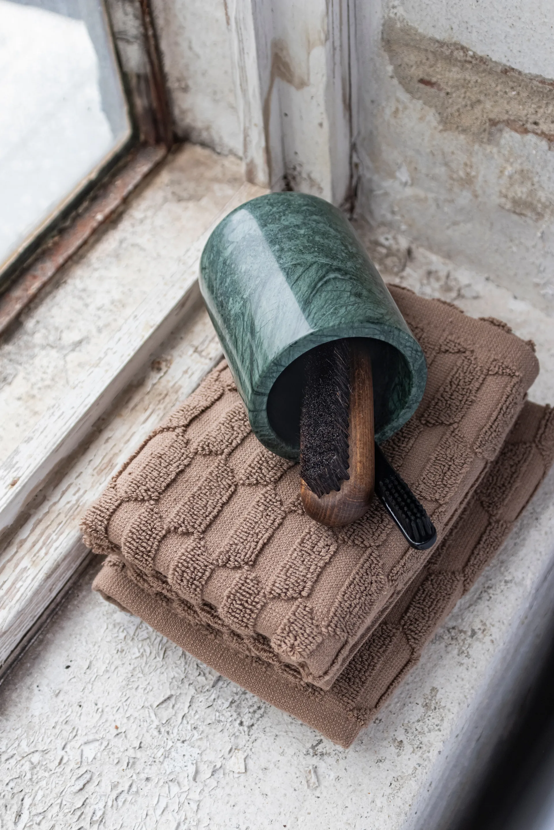 마블 칫솔 홀더 10 cm, Dark forest Mette Ditmer | 매트 딧메르