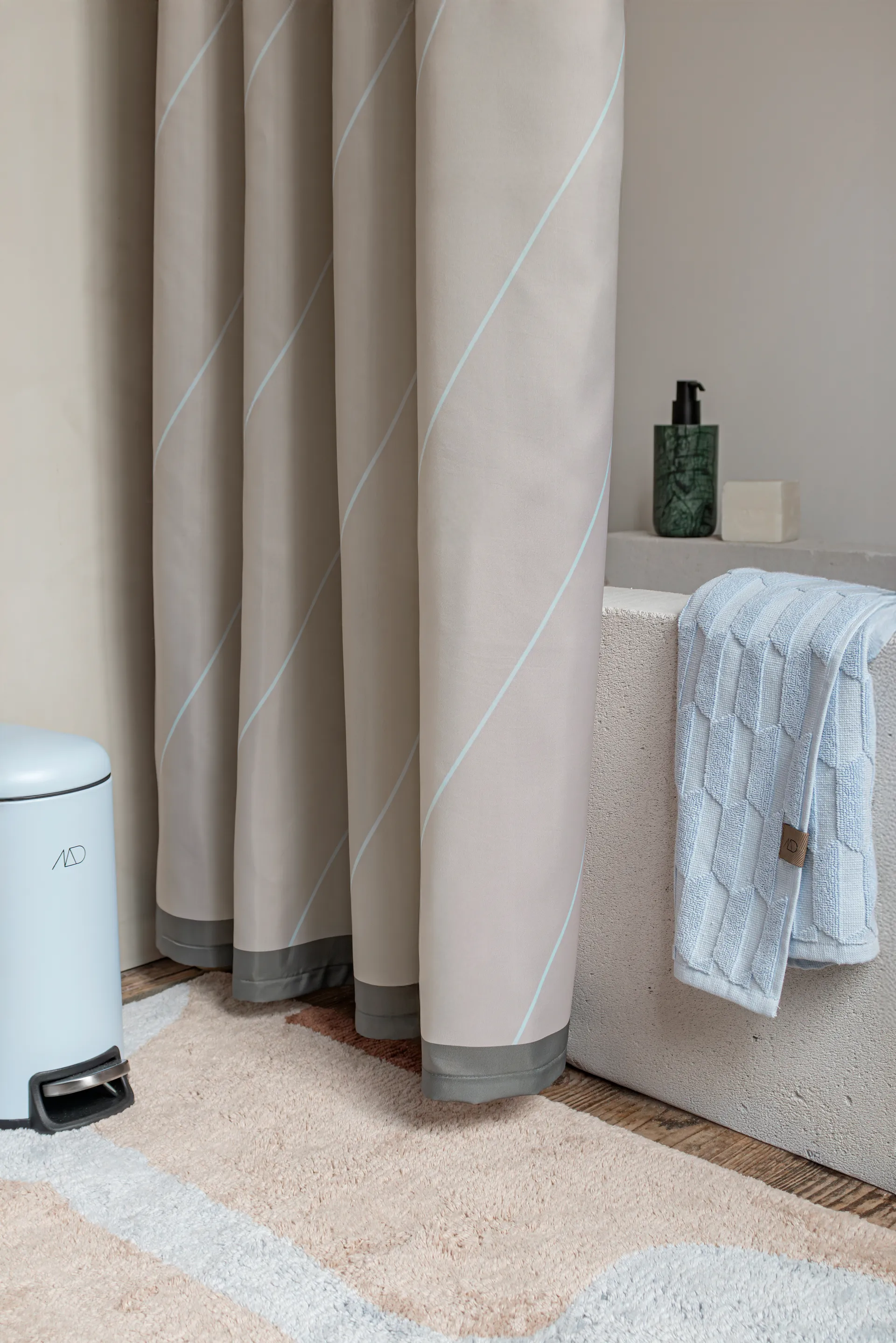 서브틀 샤워 커튼 150x200 cm, Mint Mette Ditmer | 매트 딧메르