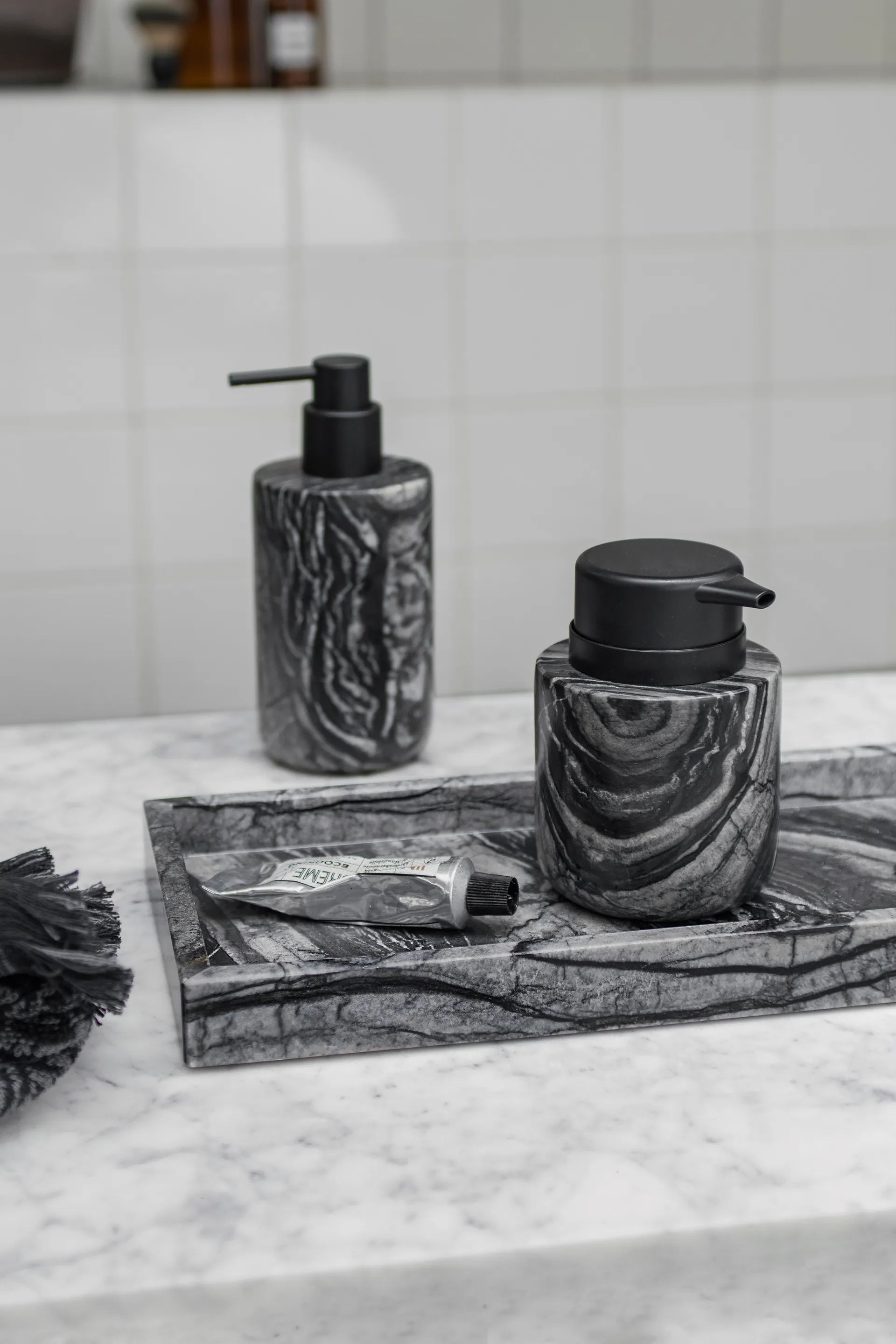 마블 장식 트레이 16x31 cm, Black-Grey Mette Ditmer | 매트 딧메르