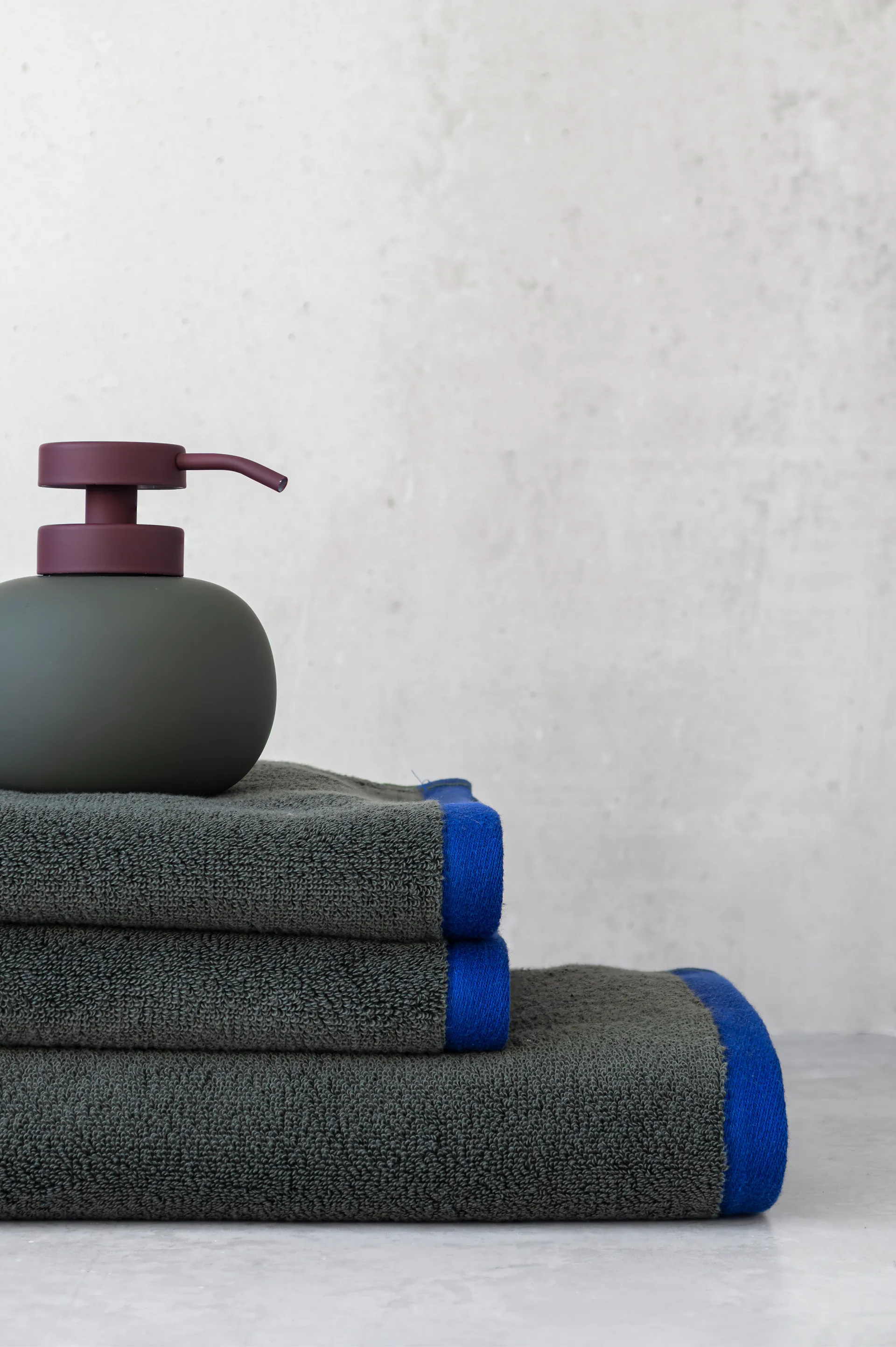 로터스 플레이 솝 펌프 로우 (펌프 헤드 2개 포함), Dark olive Mette Ditmer | 매트 딧메르