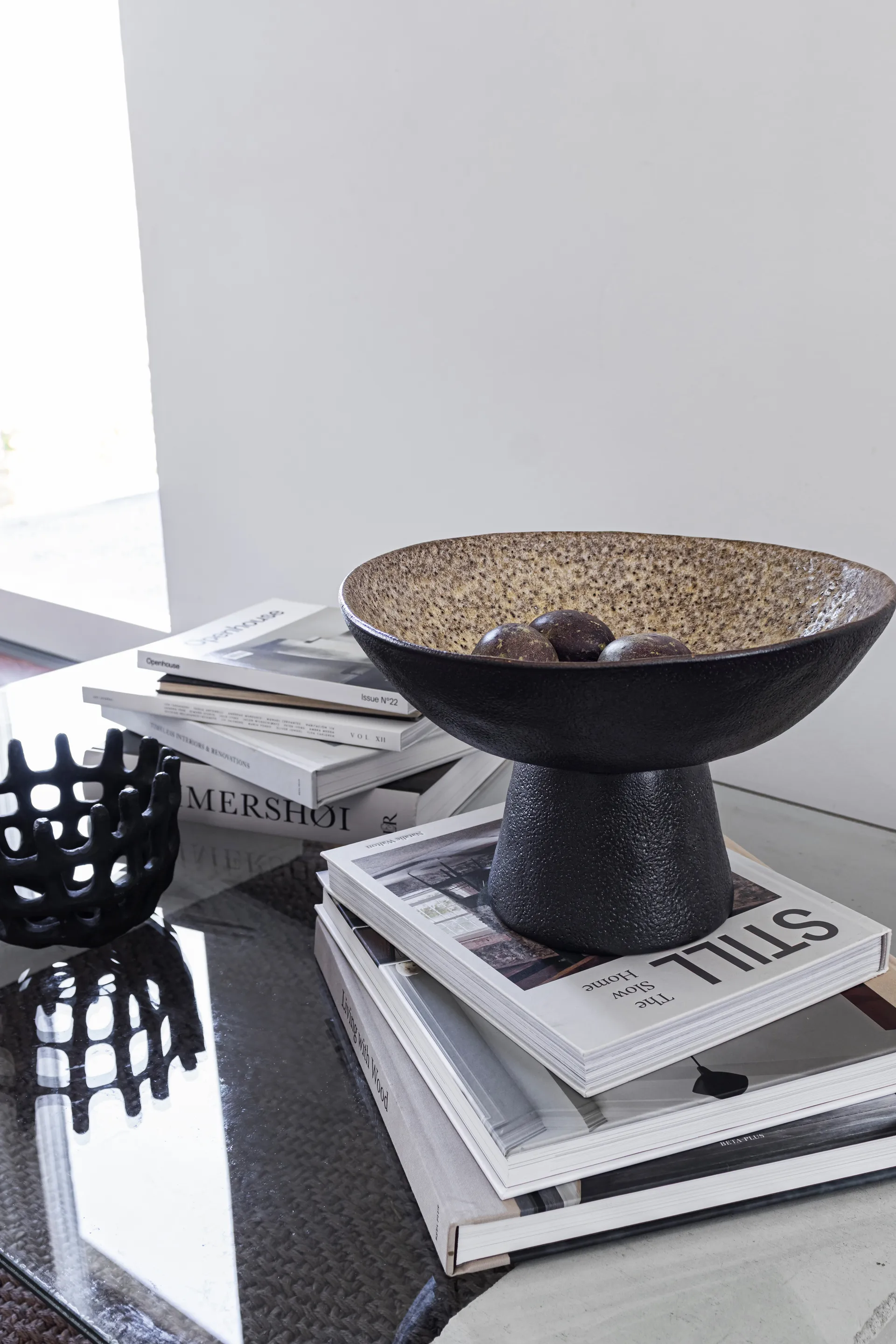 바이 핸드 풋 보울 Ø31.5x20 cm, Sand Mette Ditmer | 매트 딧메르