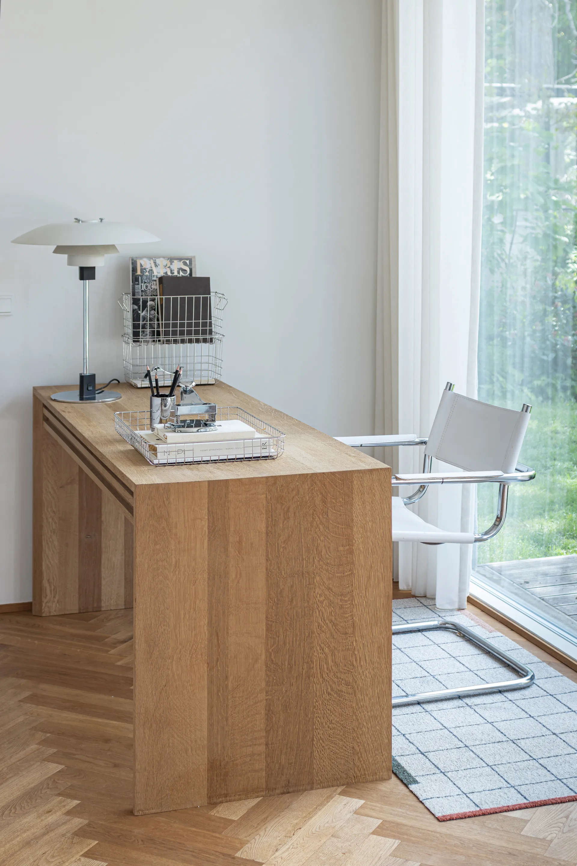 리프트 트레이 33.5x45.5 cm, Chrome Mette Ditmer | 매트 딧메르