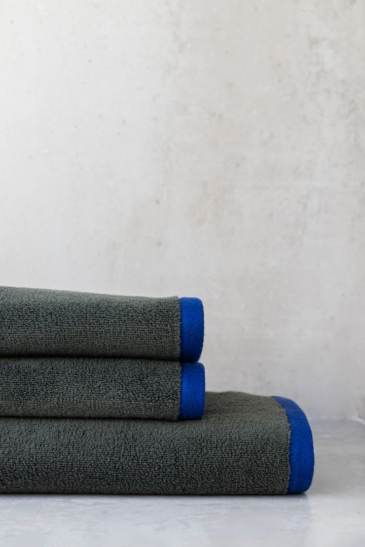 소프트 배스 타월 70x133 cm, Dark olive-light blue Mette Ditmer | 매트 딧메르