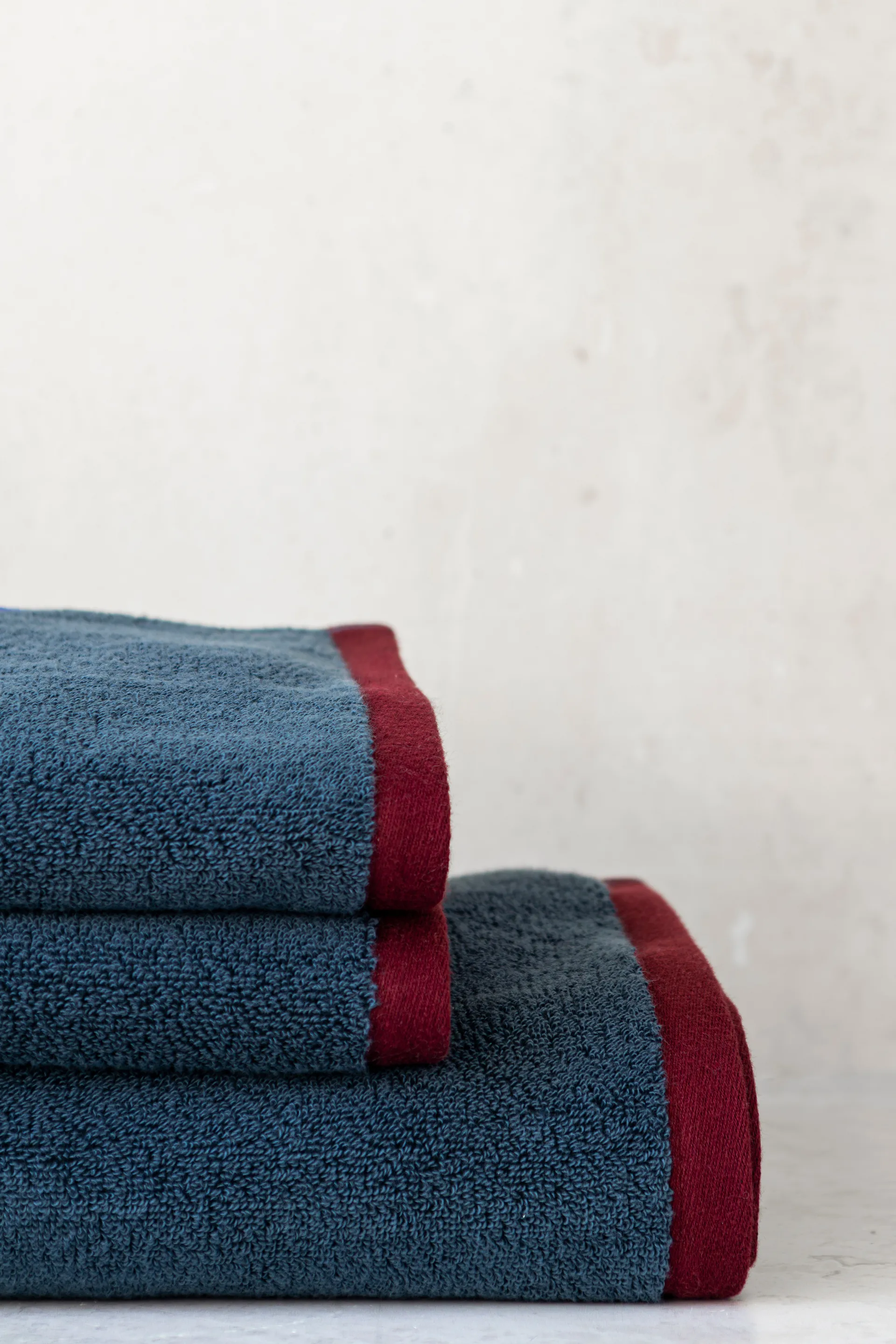 소프트 배스 타월 70x133 cm, Midnight blue-light grey Mette Ditmer | 매트 딧메르