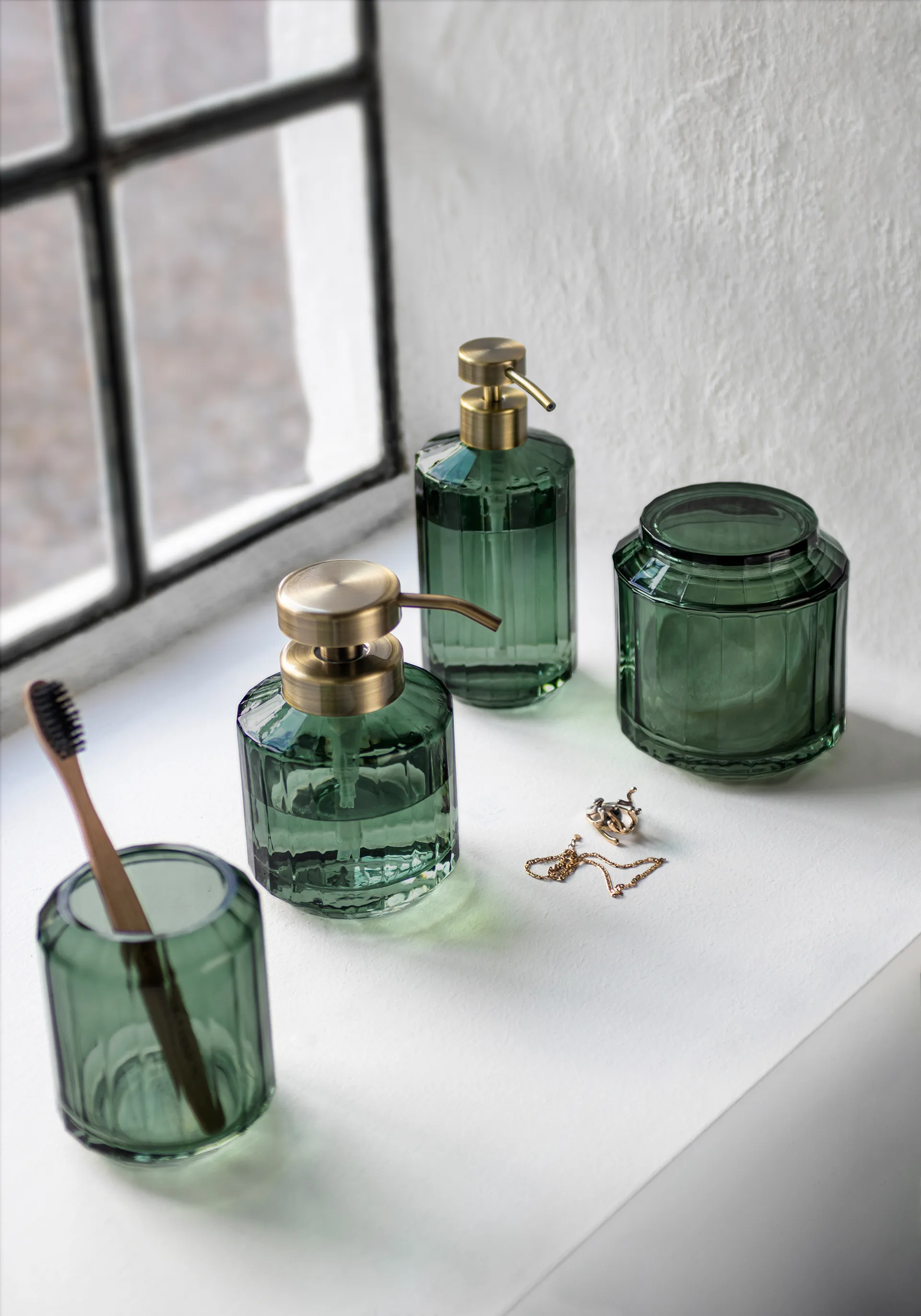 비전 비누 디스펜서 로우, Dark forest Mette Ditmer | 매트 딧메르