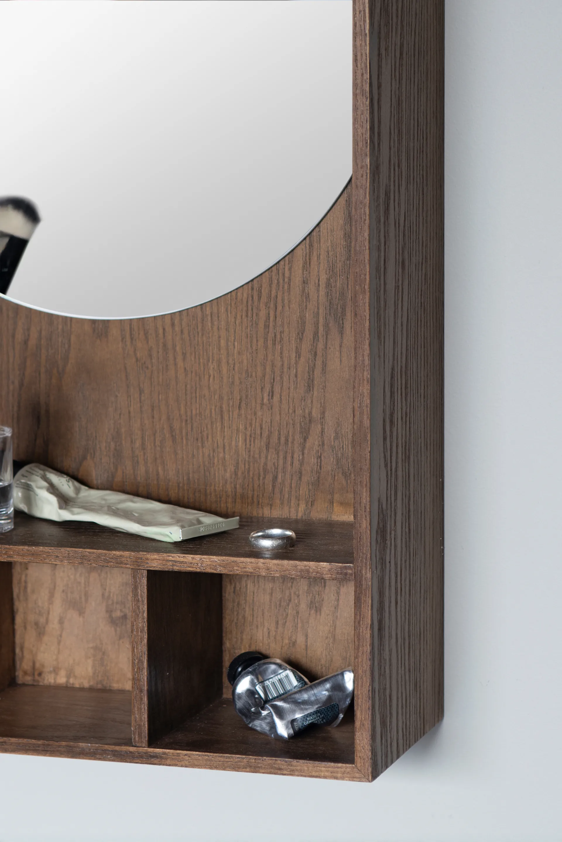 쇼-미 거울 선반 포함 스몰, Dark oiled Mette Ditmer | 매트 딧메르