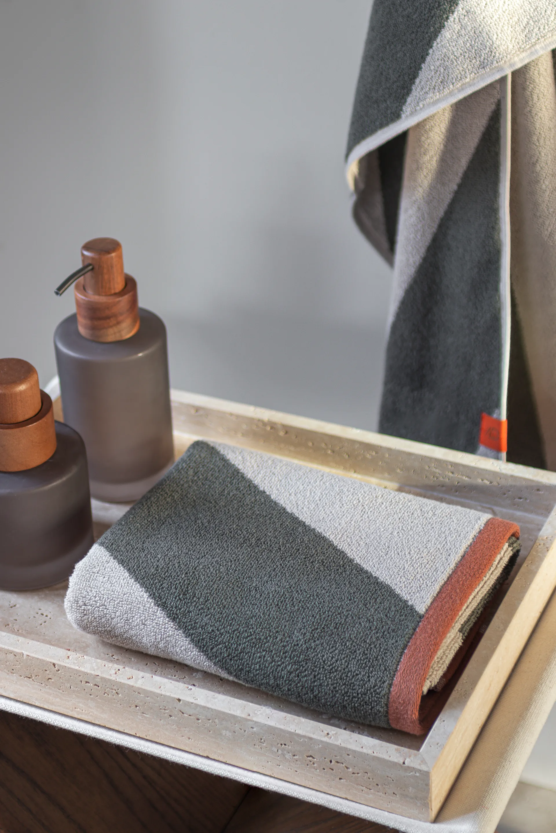 다이애그널 타올, Dark olive, 50x90 cm Mette Ditmer | 매트 딧메르