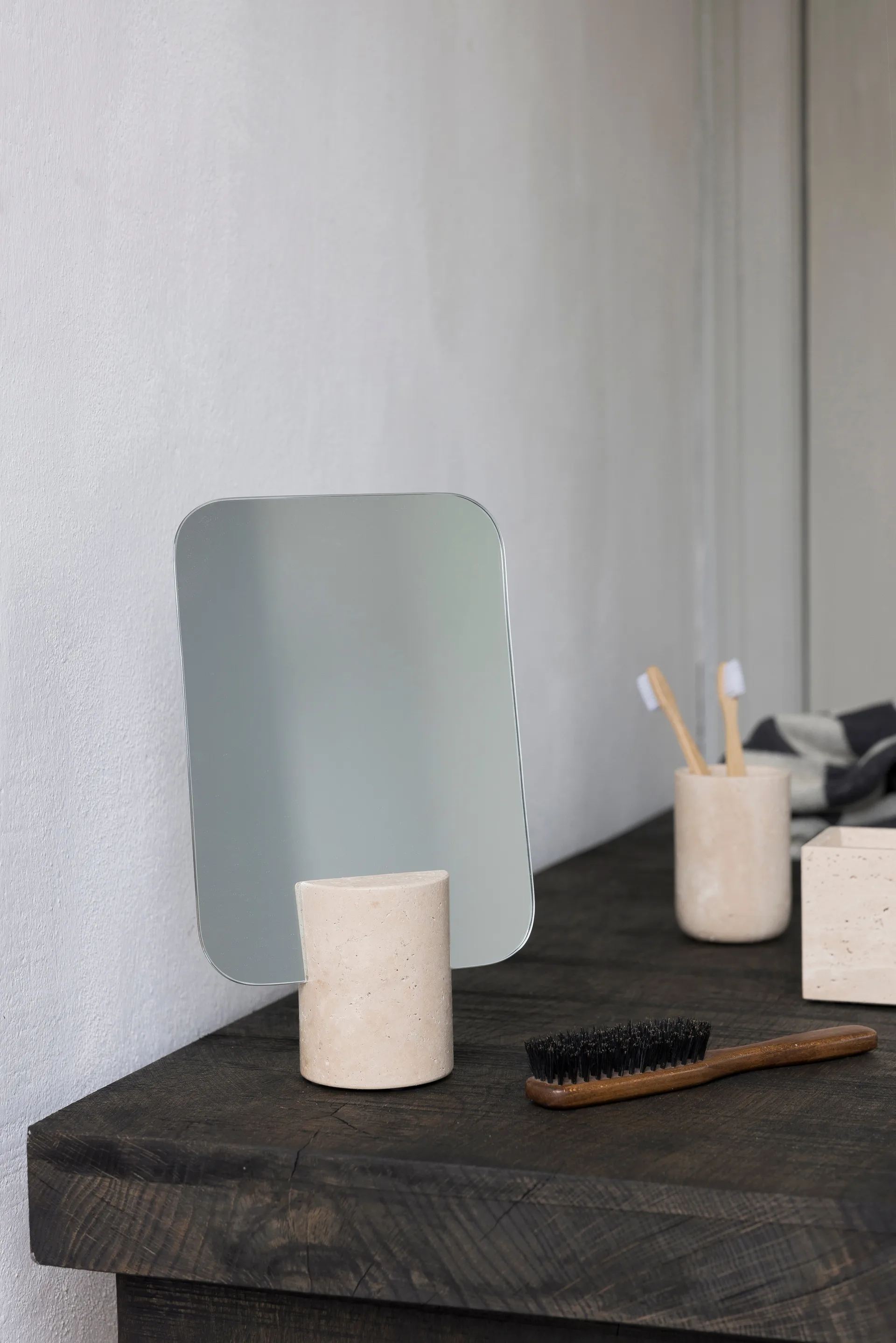 트래버틴 탁상 거울, Linen Mette Ditmer | 매트 딧메르