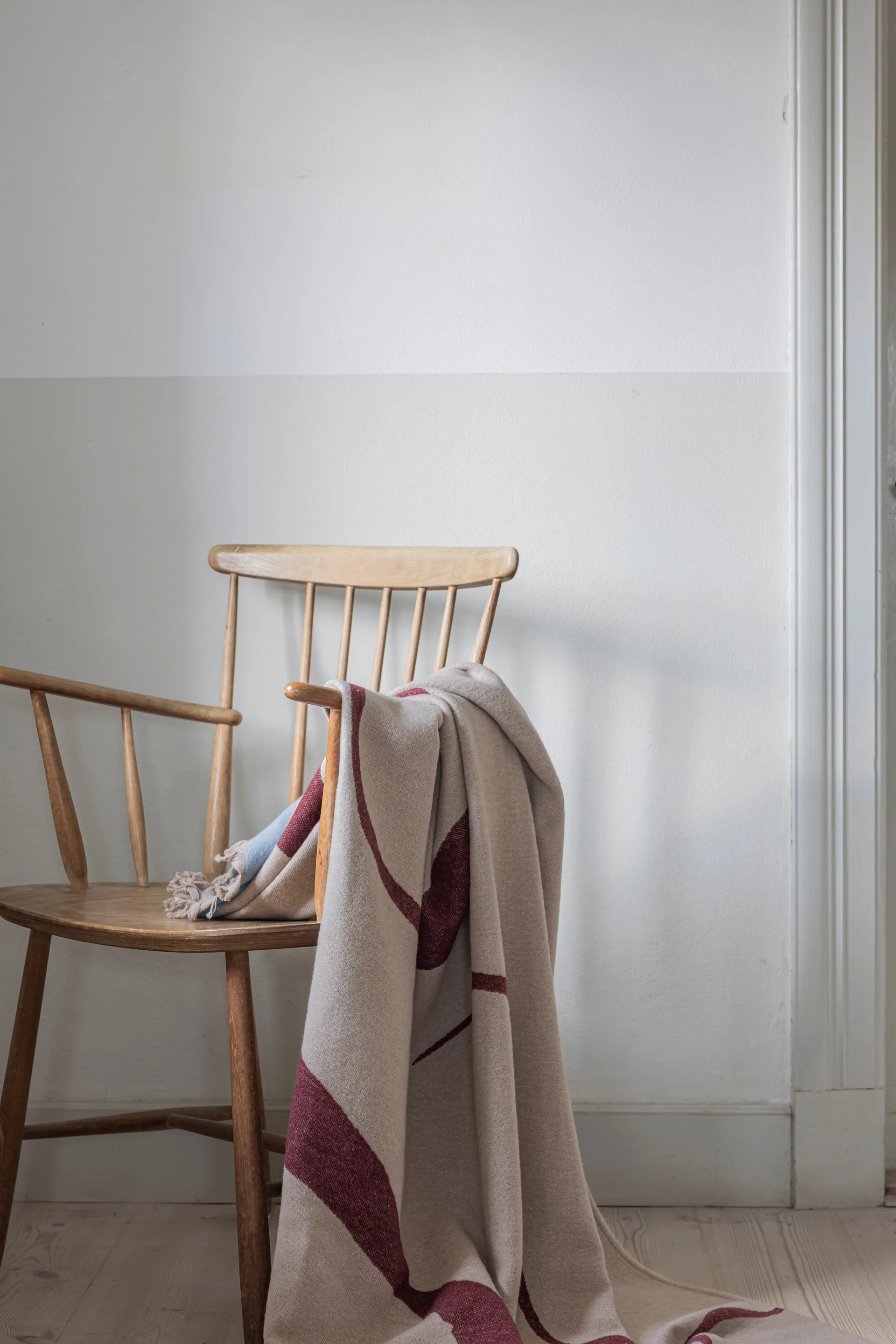 스튜디오 스로우, Wine, 130x175 cm Mette Ditmer | 매트 딧메르