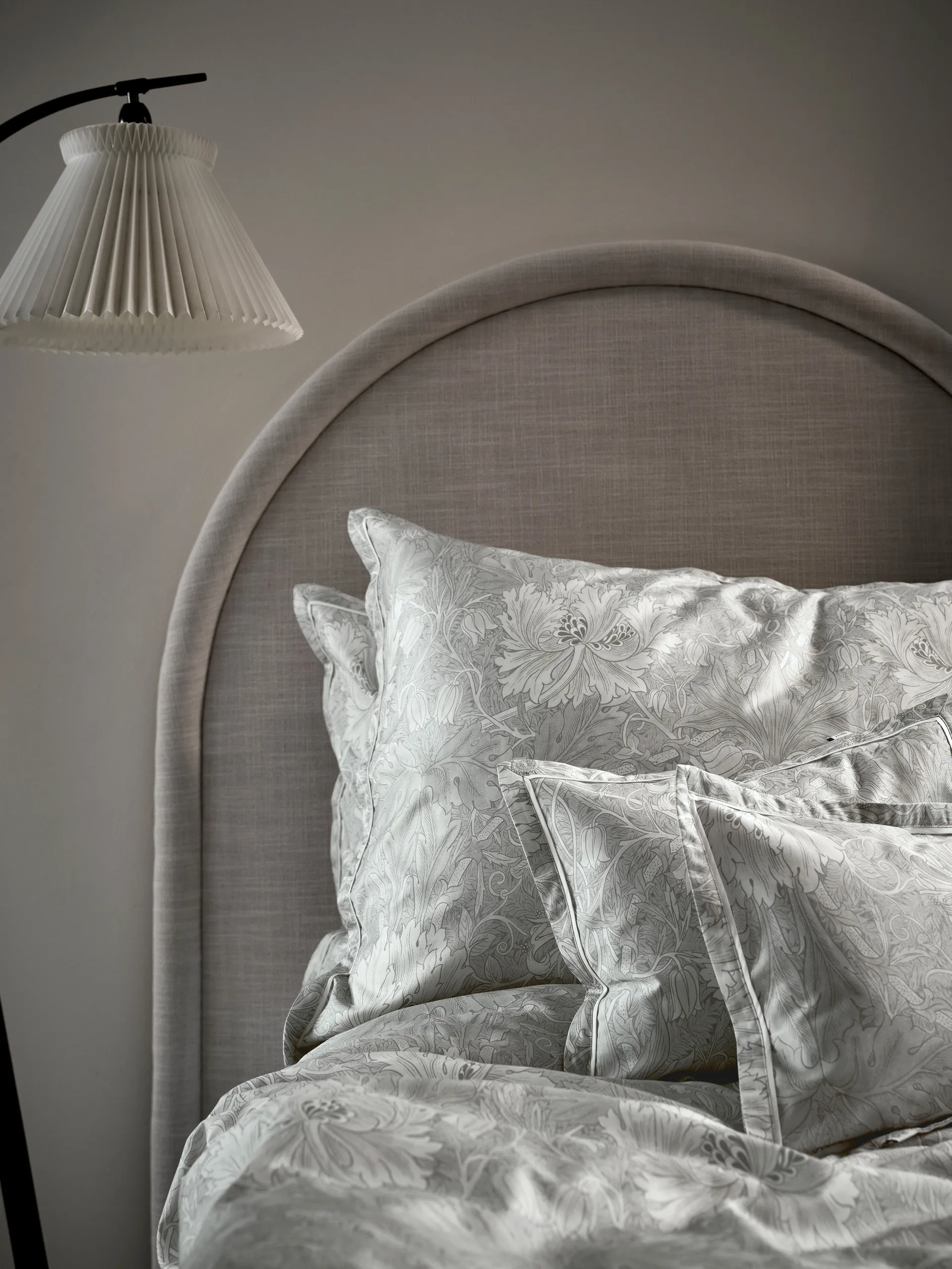 허니써클 & 튤립 쿠션 커버, Grey, 50x60 cm Mille Notti | 밀레 노티