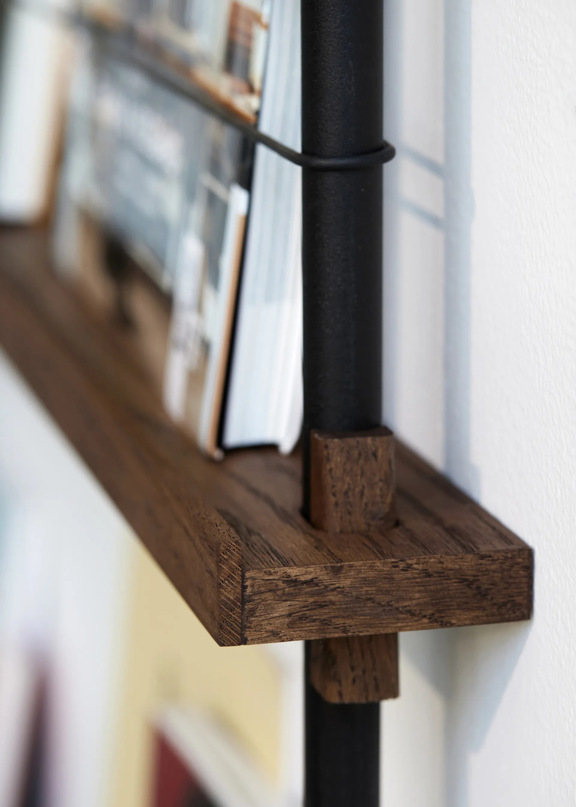 모에베 매거진 랙, Smoked oak-white MOEBE | 모에베