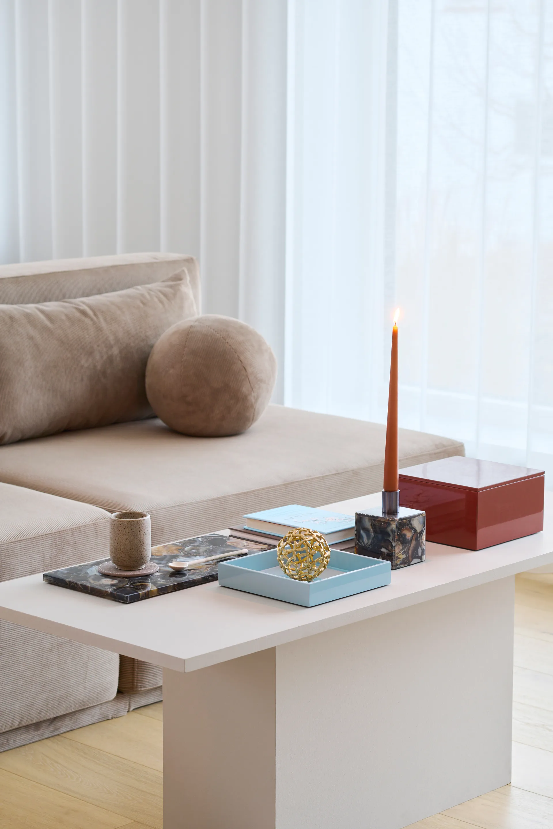 Lux 장식 트레이 19x19x3.5 cm, Powder blue Mojoo