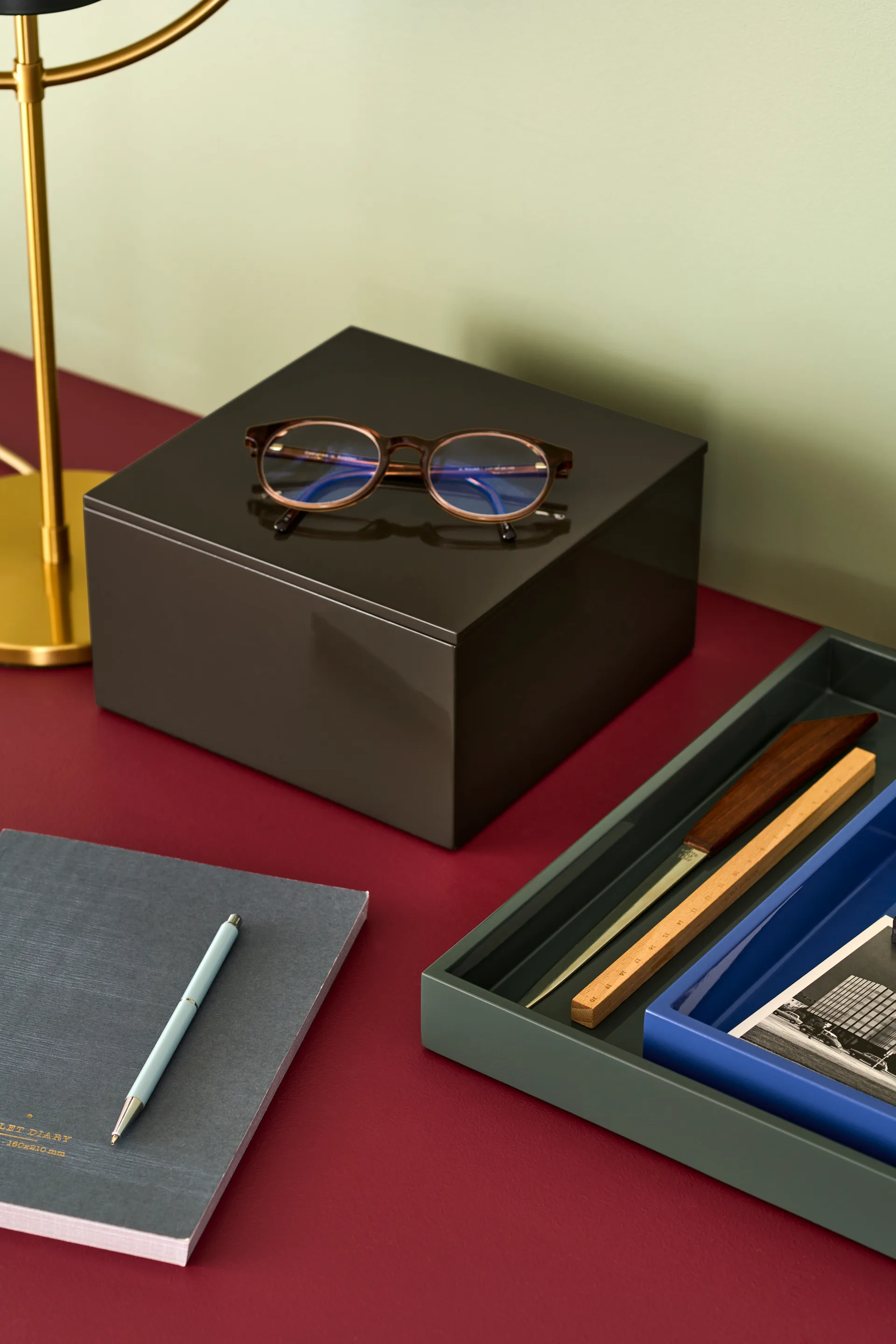 Lux 장식 트레이 19x19x3.5 cm, Ultramarine Mojoo