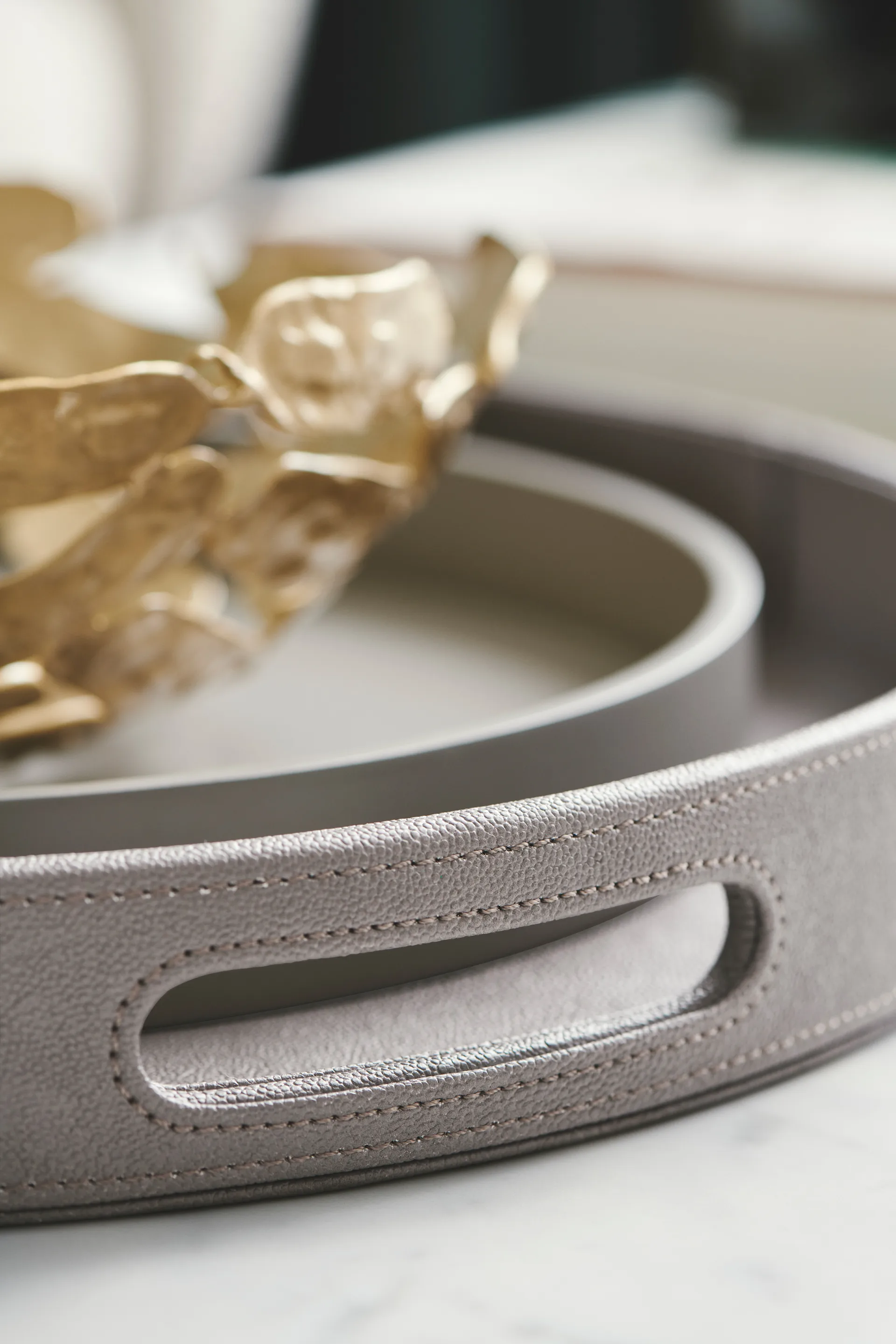 Matte 장식 트레이 Ø30x4 cm, Fawn Mojoo