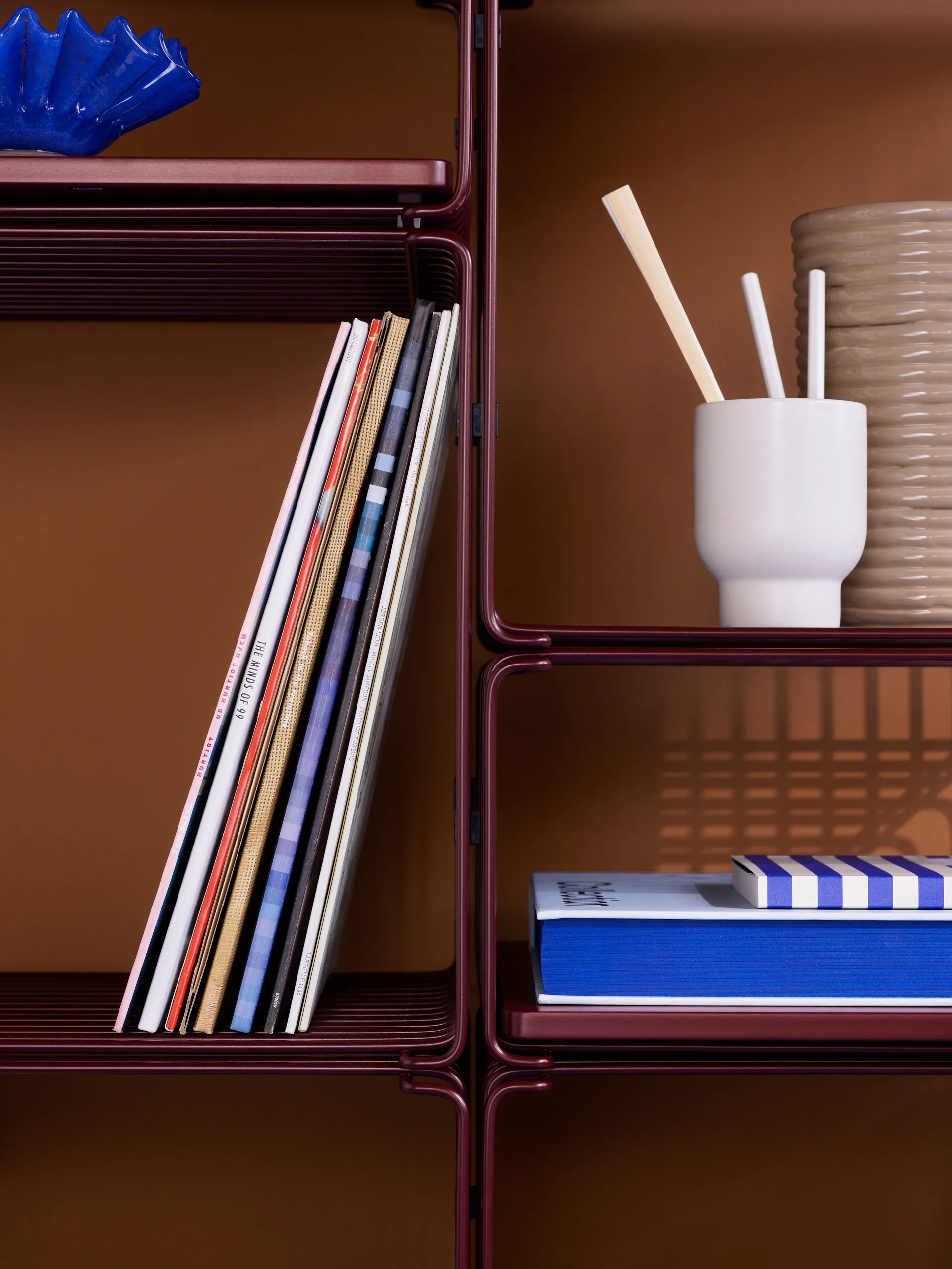 팬톤 와이어 싱글 레귤러 선반 34,8x34,8x25,7 cm, Black red Montana | 몬타나