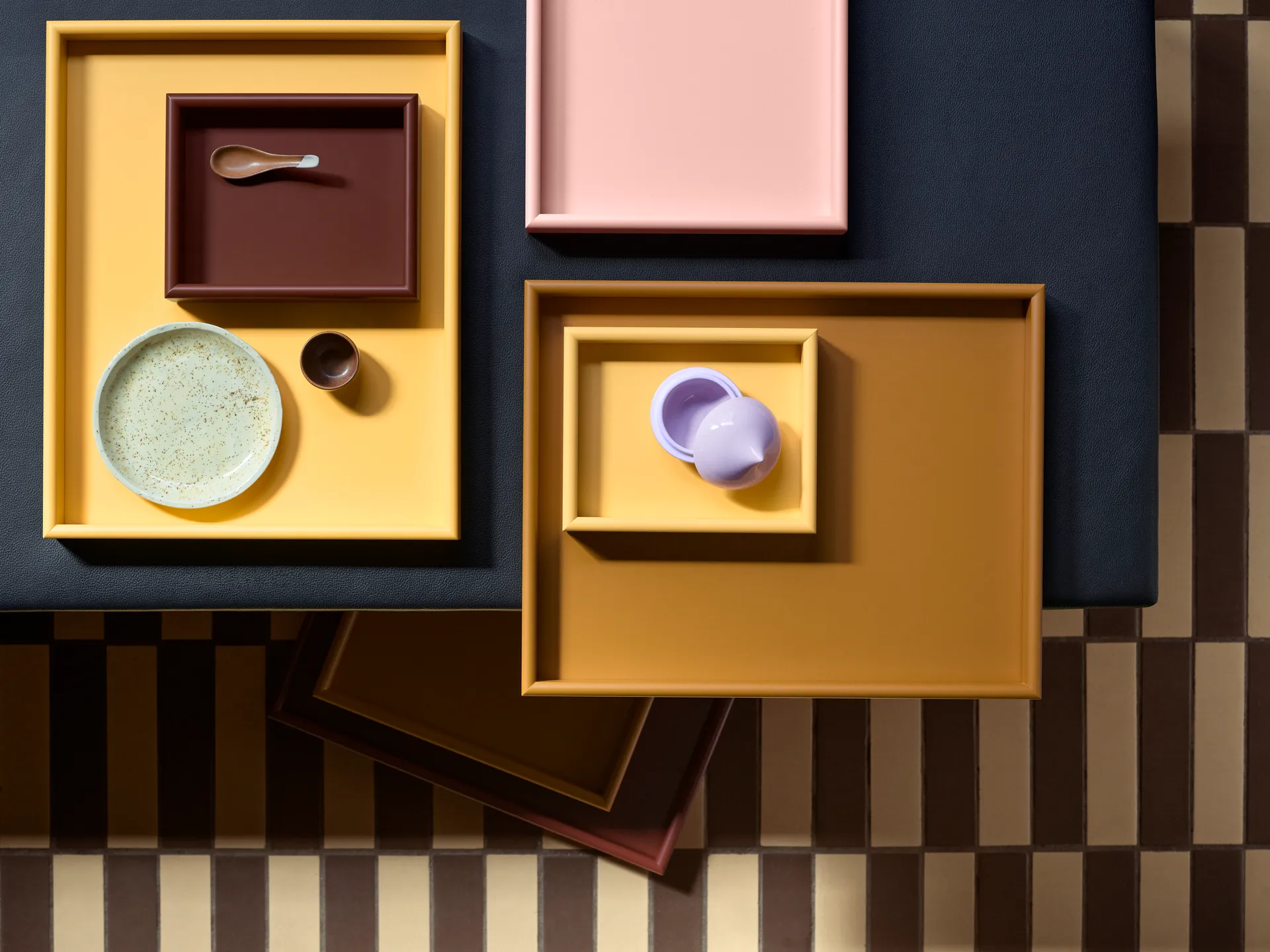 어레인지 트레이 라지 35.3x44.1 cm, Amber Montana | 몬타나