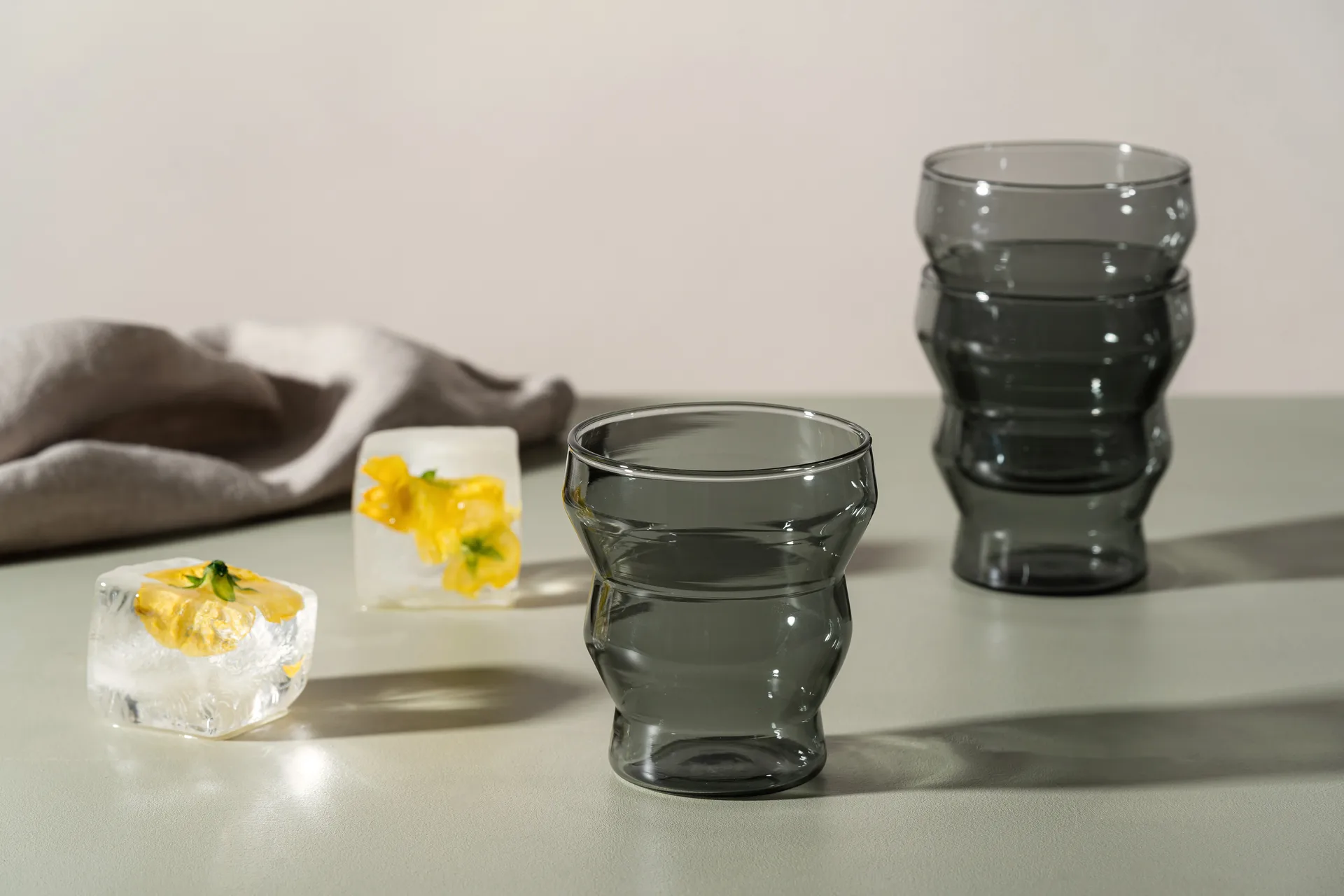 웨이브스 드링킹 글라스 30 cl, Grey Muurla | 뮬라