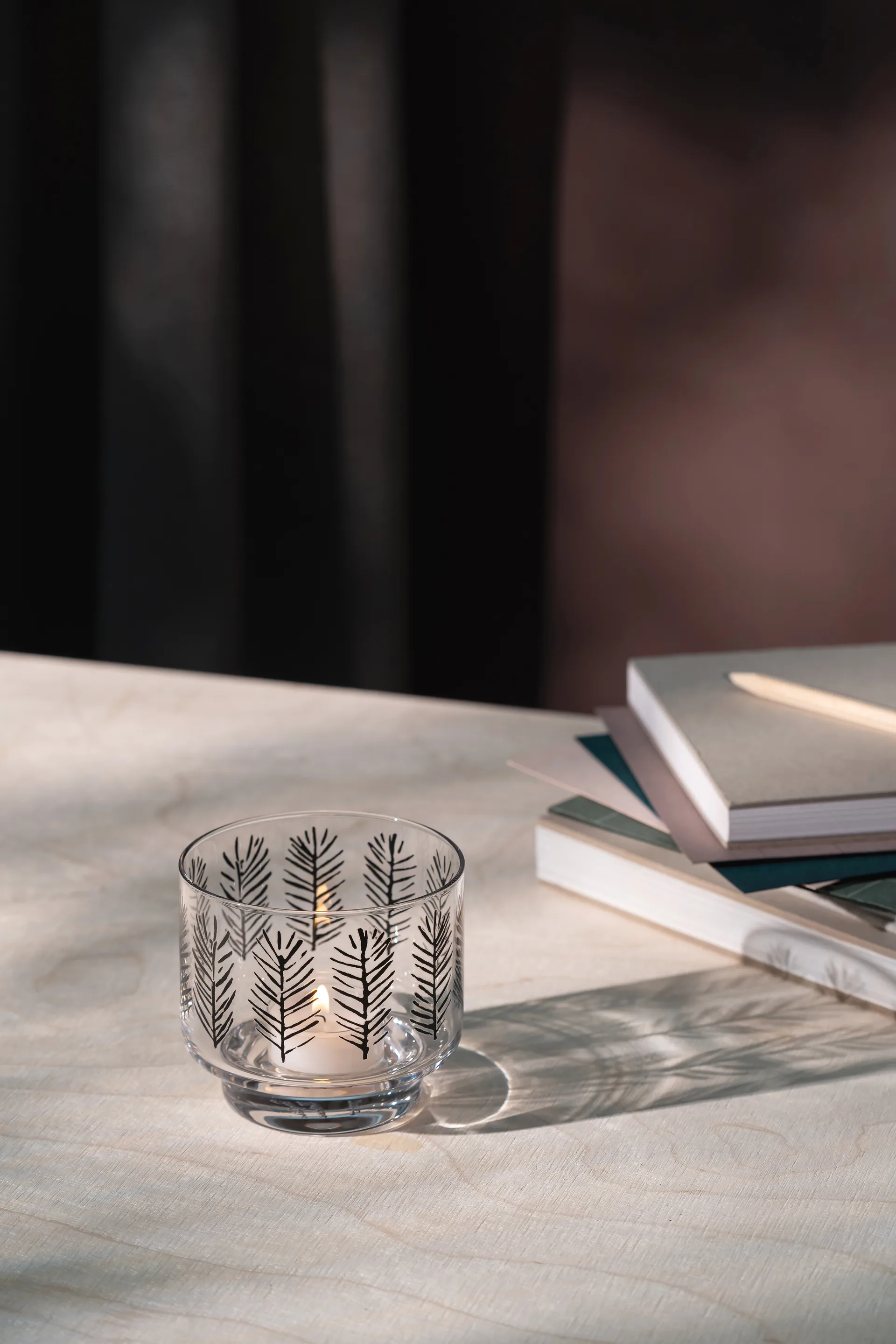 테무 예르비 x 무르라 캔들 홀더 Ø9x8 cm, Spruce branches Muurla | 뮬라