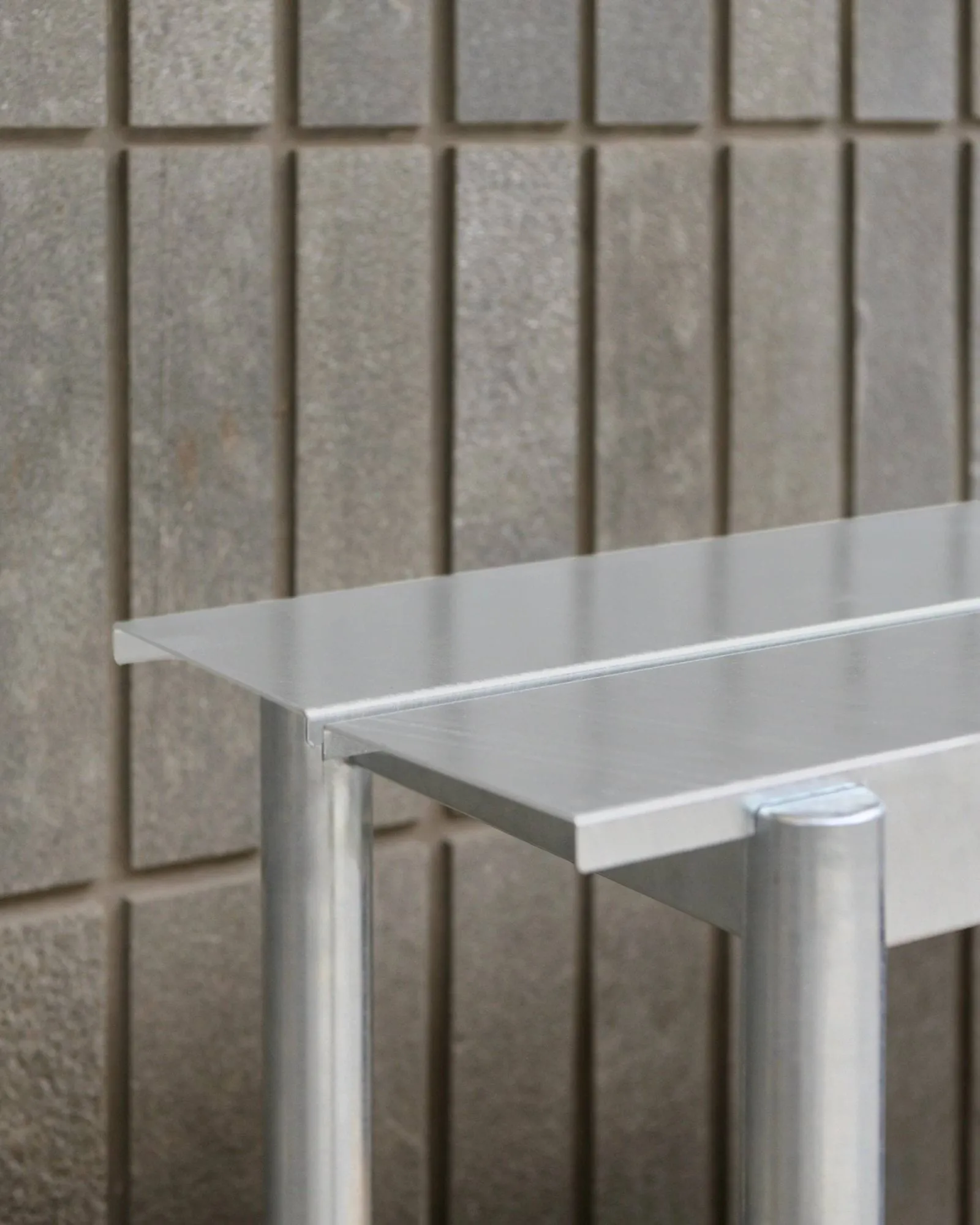 리니어 스틸 벤치 110 cm, Warm galvanized steel Muuto | 무토