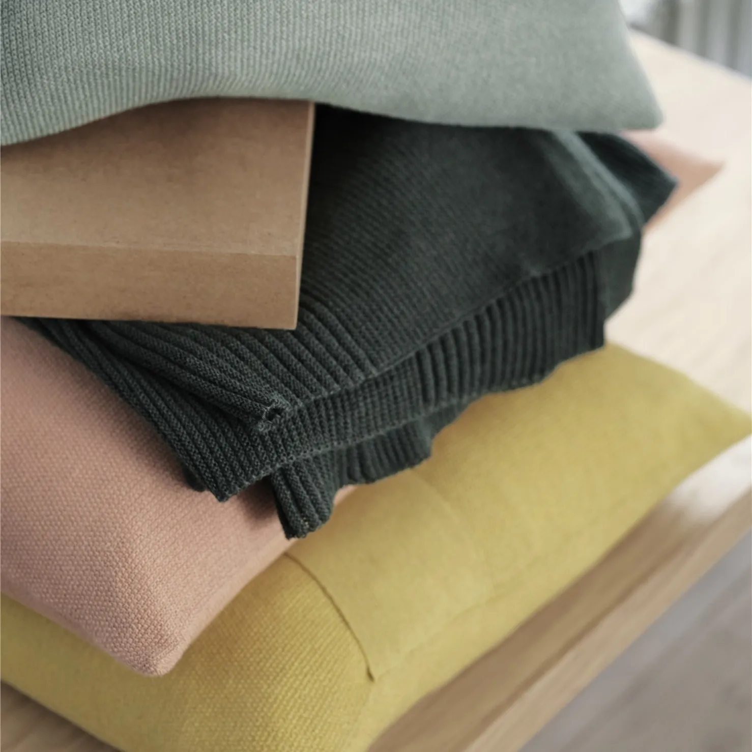 리듬 울 펠트 130x160 cm, Dark green Muuto | 무토