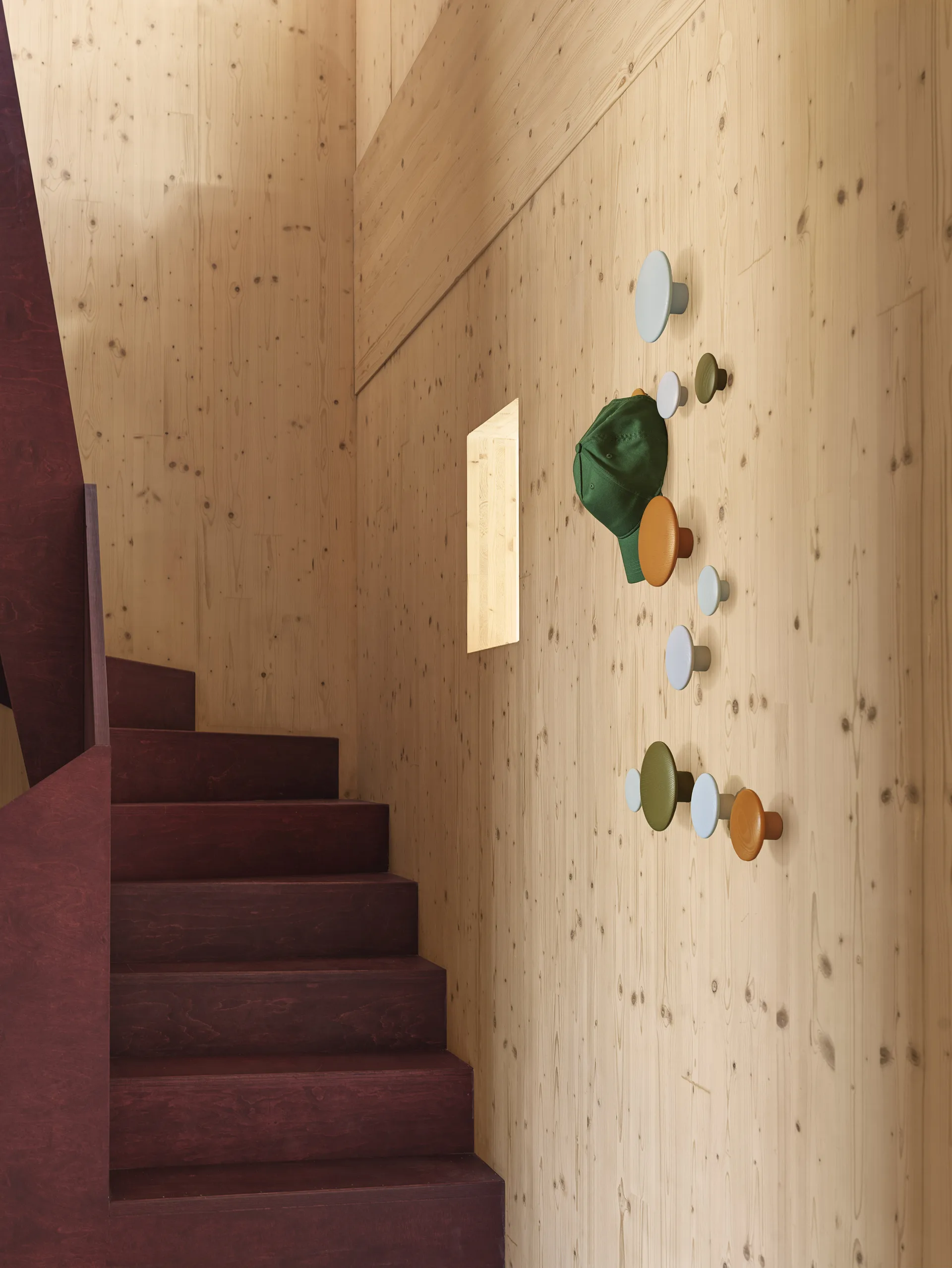 더 닷츠 클로스 후크 브라운 그린, Ø17 cm Muuto | 무토