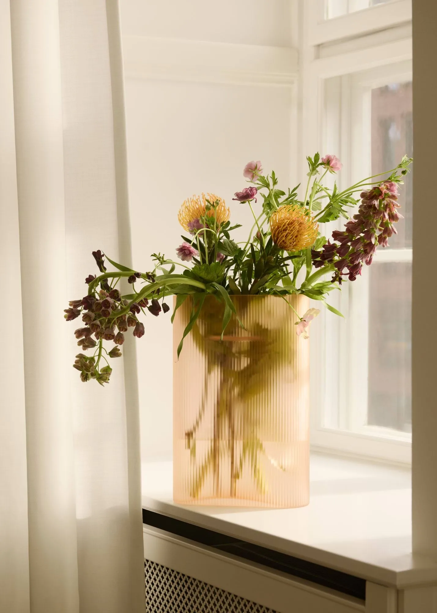 리지 화병 프로스트 글라스 35 cm, Light orange Muuto | 무토