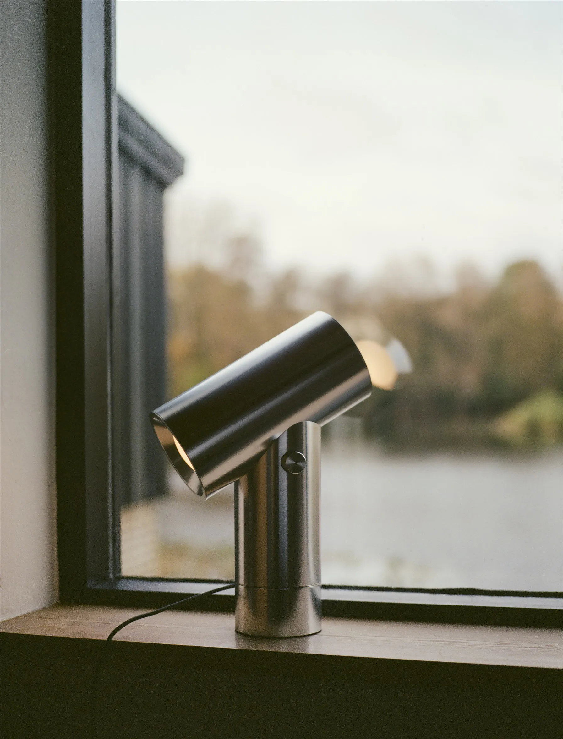 빔 테이블 조명 45,4 cm, Polished aluminium Muuto | 무토