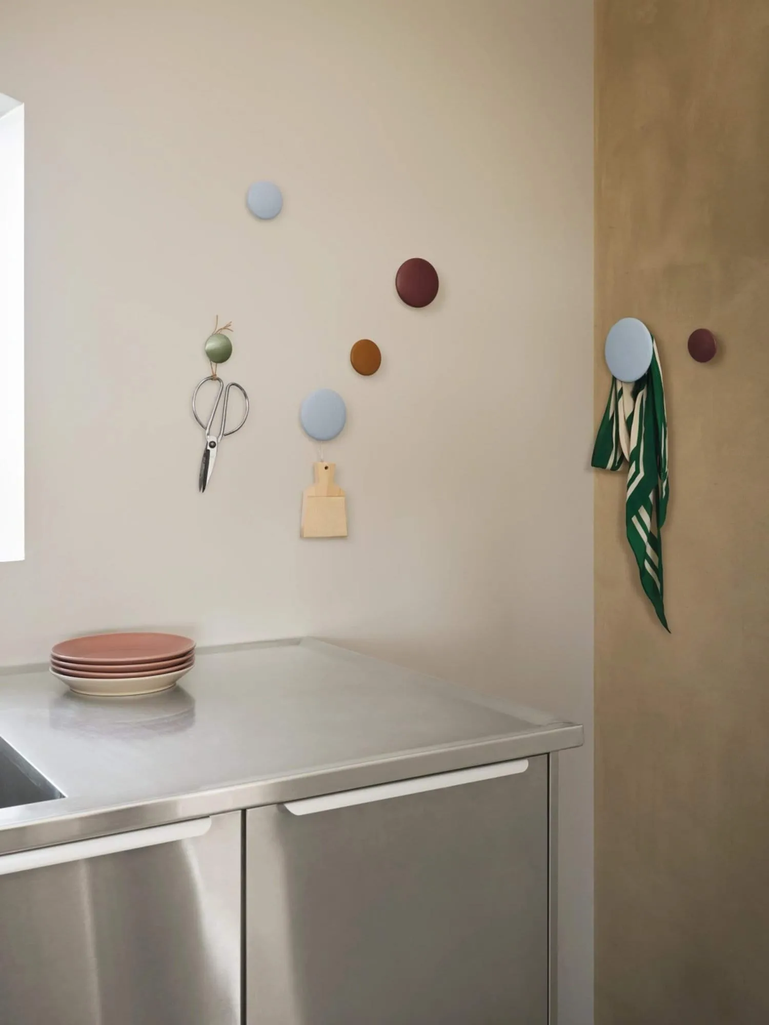 더 닷츠 후크 5개 세트, black stained ash Muuto | 무토